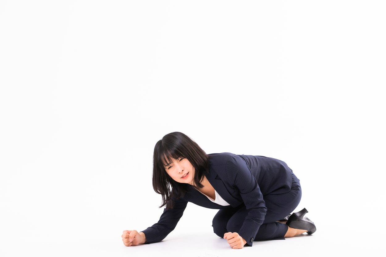 白背景の使いやすい女性のポーズ集のフリー素材 ぱくたそ