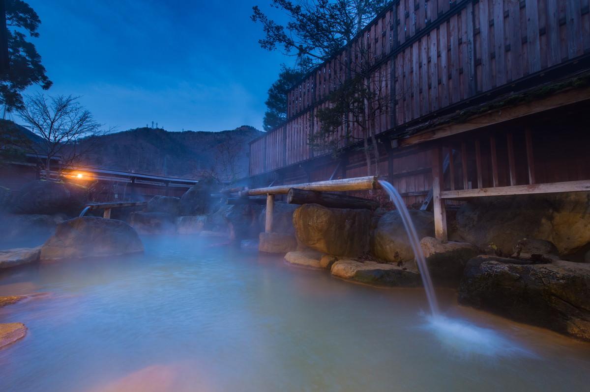 平湯館の大露天風呂