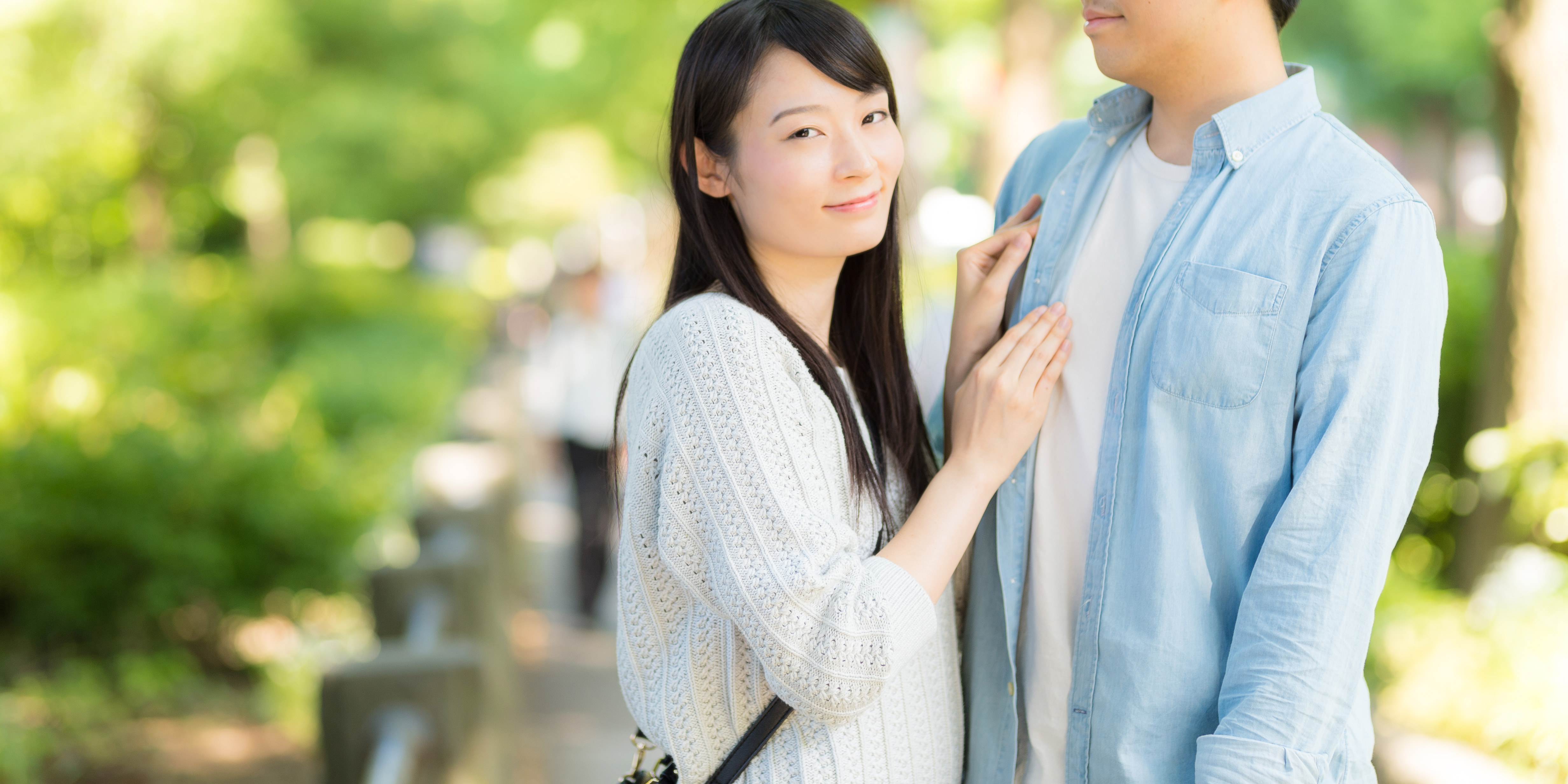 恋人ができて幸せな女性の写真素材 ぱくたそ