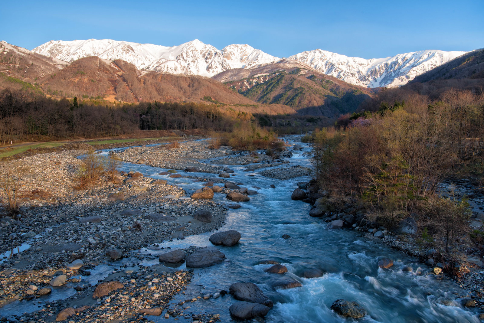 「松川と白馬三山」