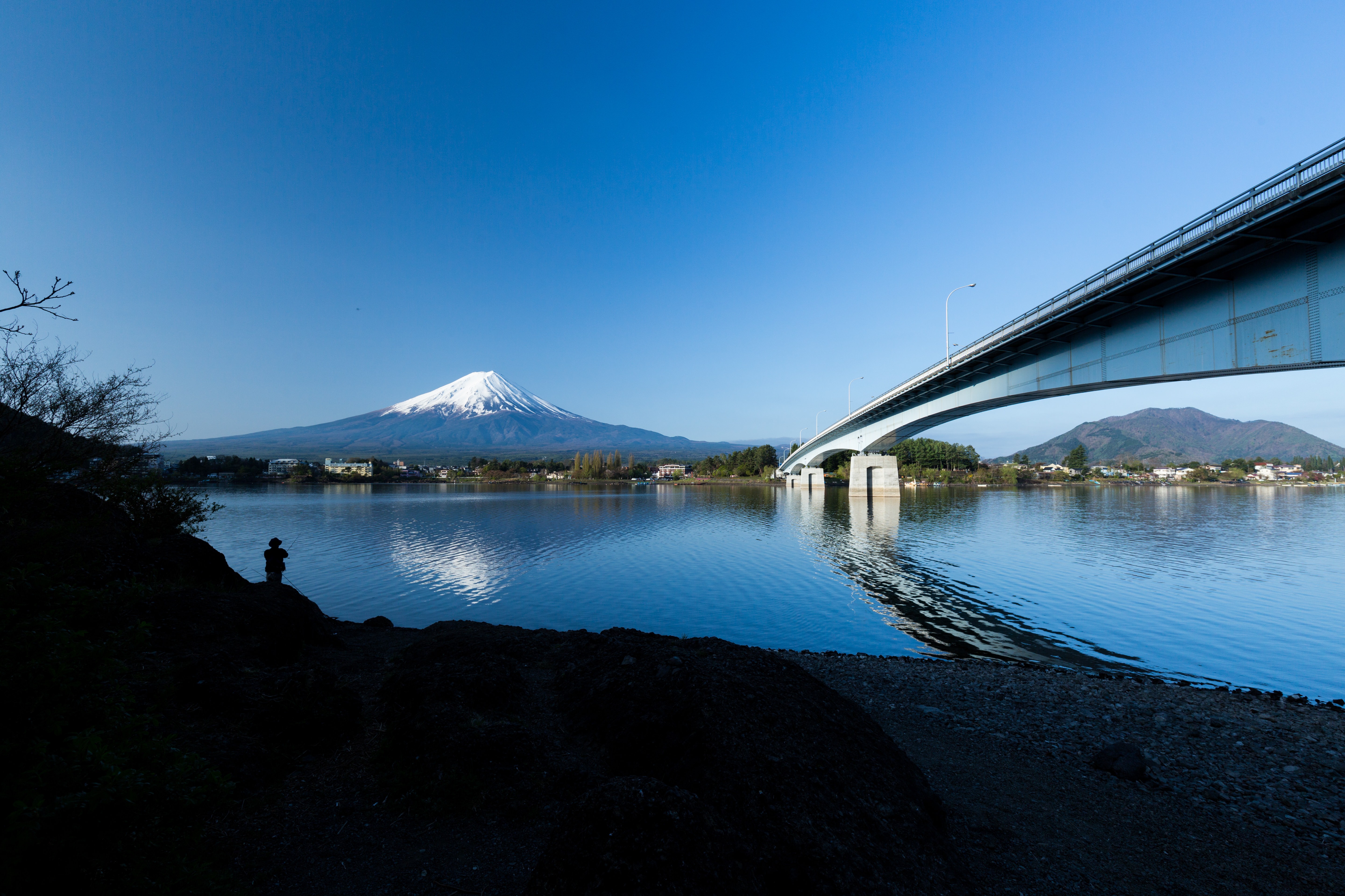 河口湖と富士山の写真 フリー素材は ぱくたそ 写真を無料ダウンロード