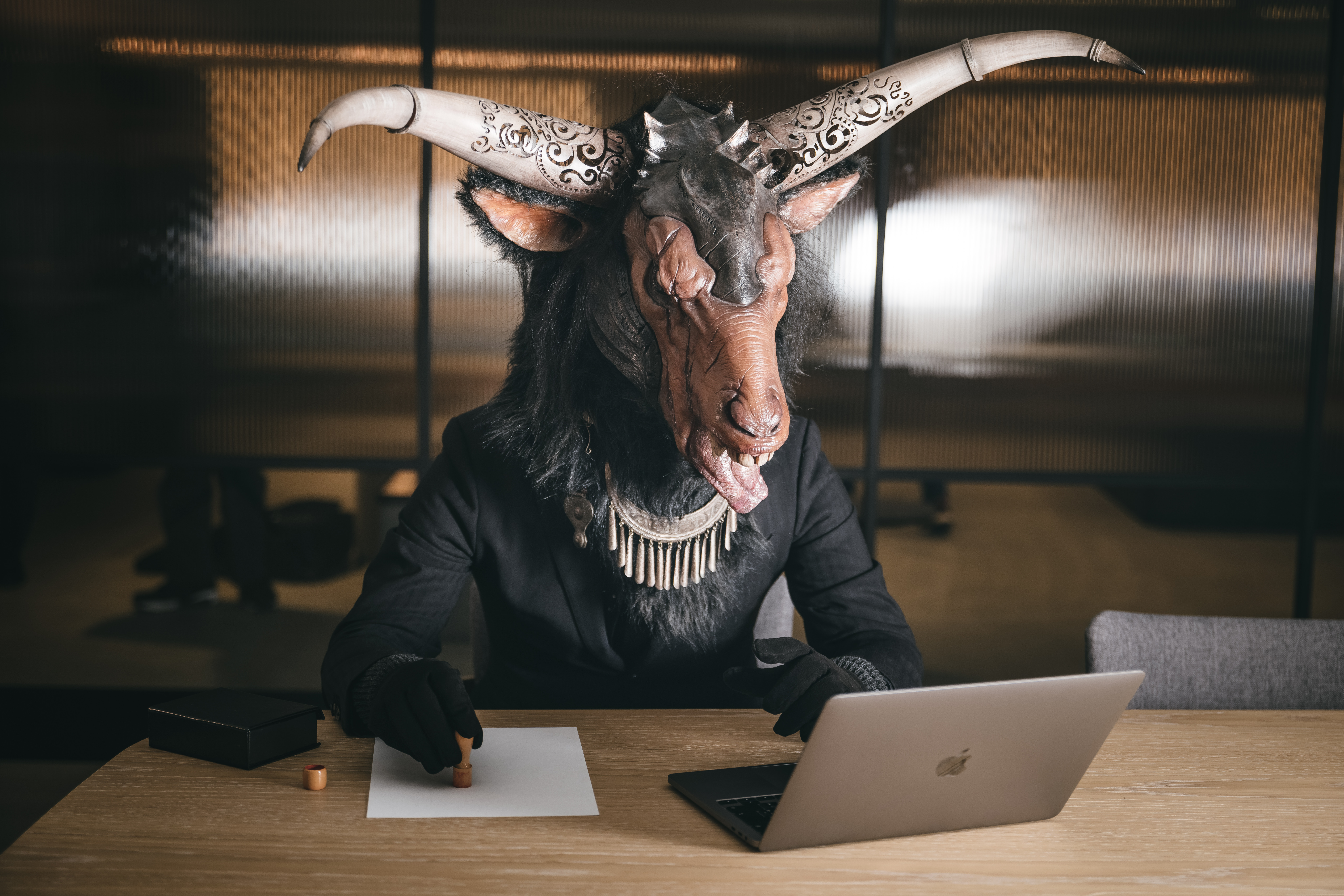 悪魔の契約を交わすの写真を無料ダウンロード フリー素材 ぱくたそ 悪魔の契約を交わすの写真を無料ダウンロード フリー素材 ぱくたそ