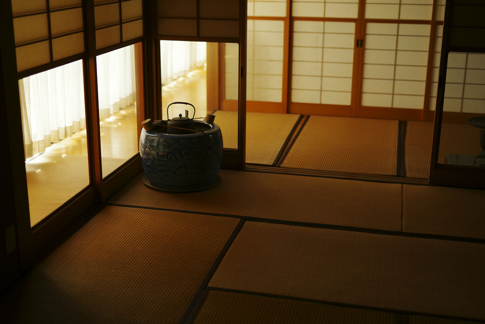 優しい光が照らす日本家屋の写真を無料ダウンロード フリー素材 ぱくたそ 優しい光が照らす日本家屋の写真を無料ダウンロード フリー素材 ぱくたそ