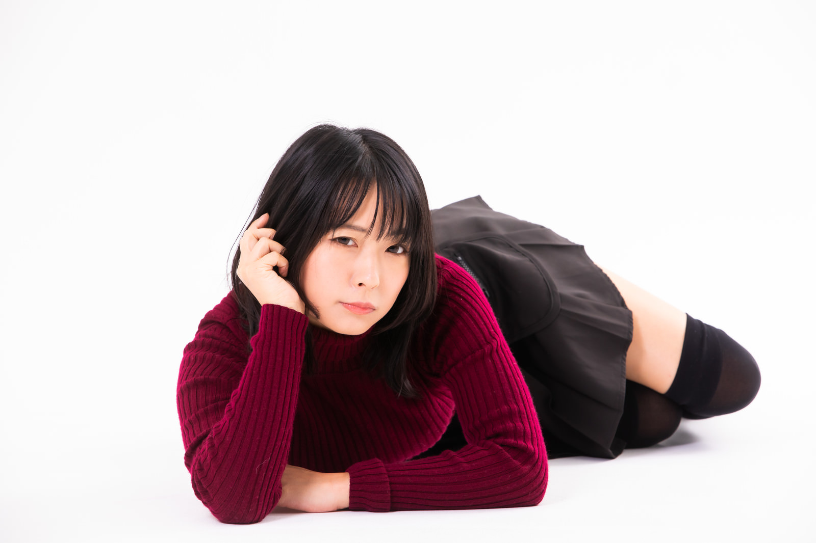 暇を持て余して横たわる女性の写真 画像 を無料ダウンロード フリー素材のぱくたそ 暇を持て余して横たわる女性の写真 画像 を無料ダウンロード フリー素材のぱくたそ