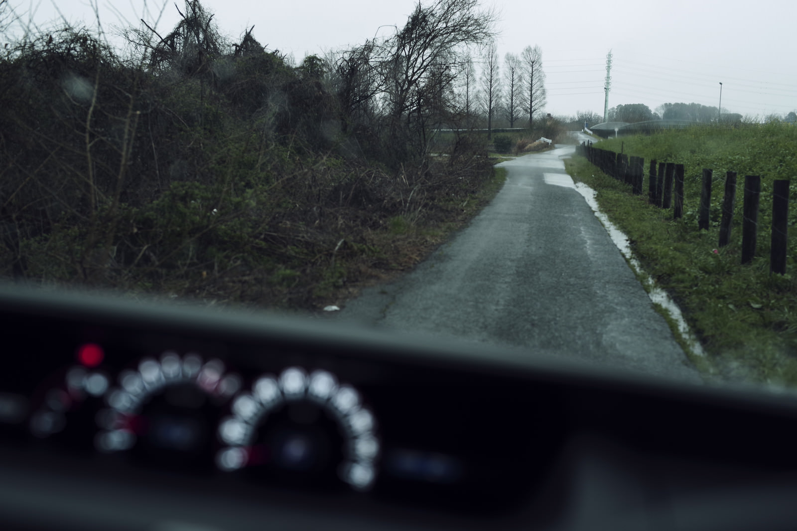 雨の中の農道を走る車から見た景色の写真を無料ダウンロード フリー素材 ぱくたそ 雨の中の農道を走る車から見た景色の写真を無料ダウンロード フリー素材 ぱくたそ