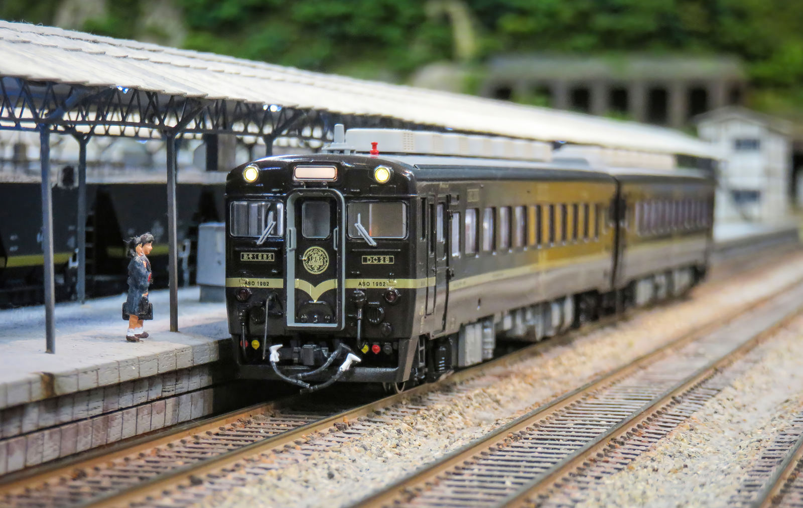 Amazon | JR九州 あそ1962 車内テーブル 鉄道部品 | 鉄道雑貨