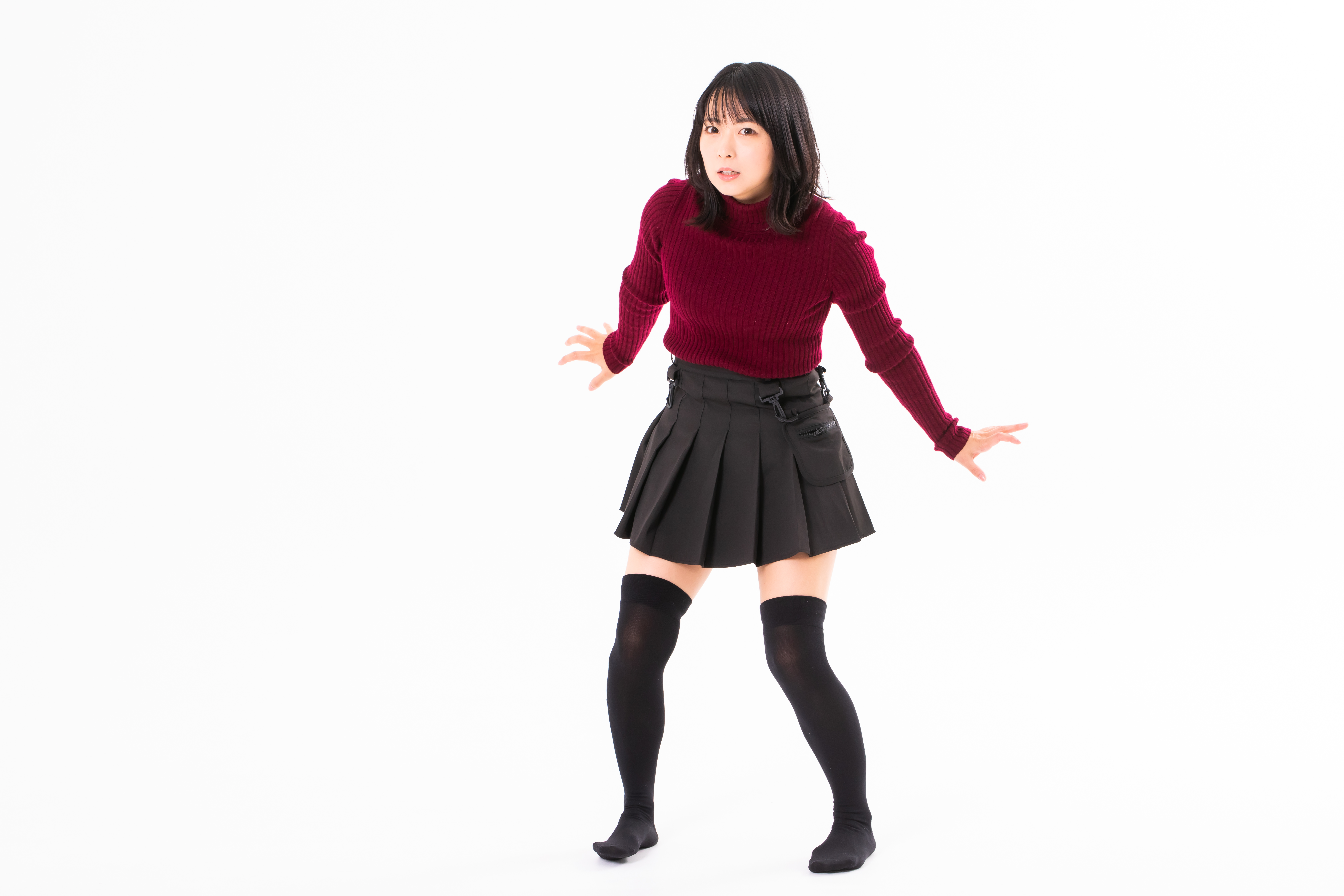 腰が引けてしまう女性の写真を無料ダウンロード フリー素材 ぱくたそ