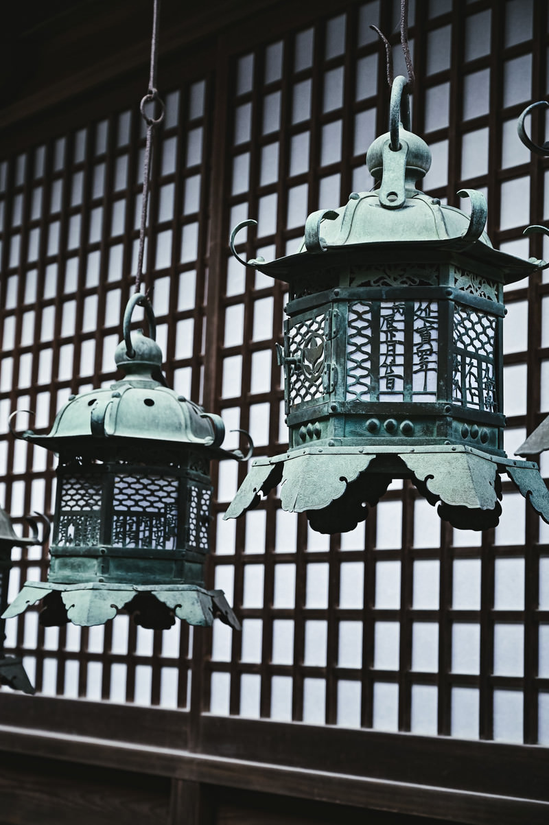 春日大社の万灯籠の無料の写真素材 フリー素材 をダウンロード ぱくたそ