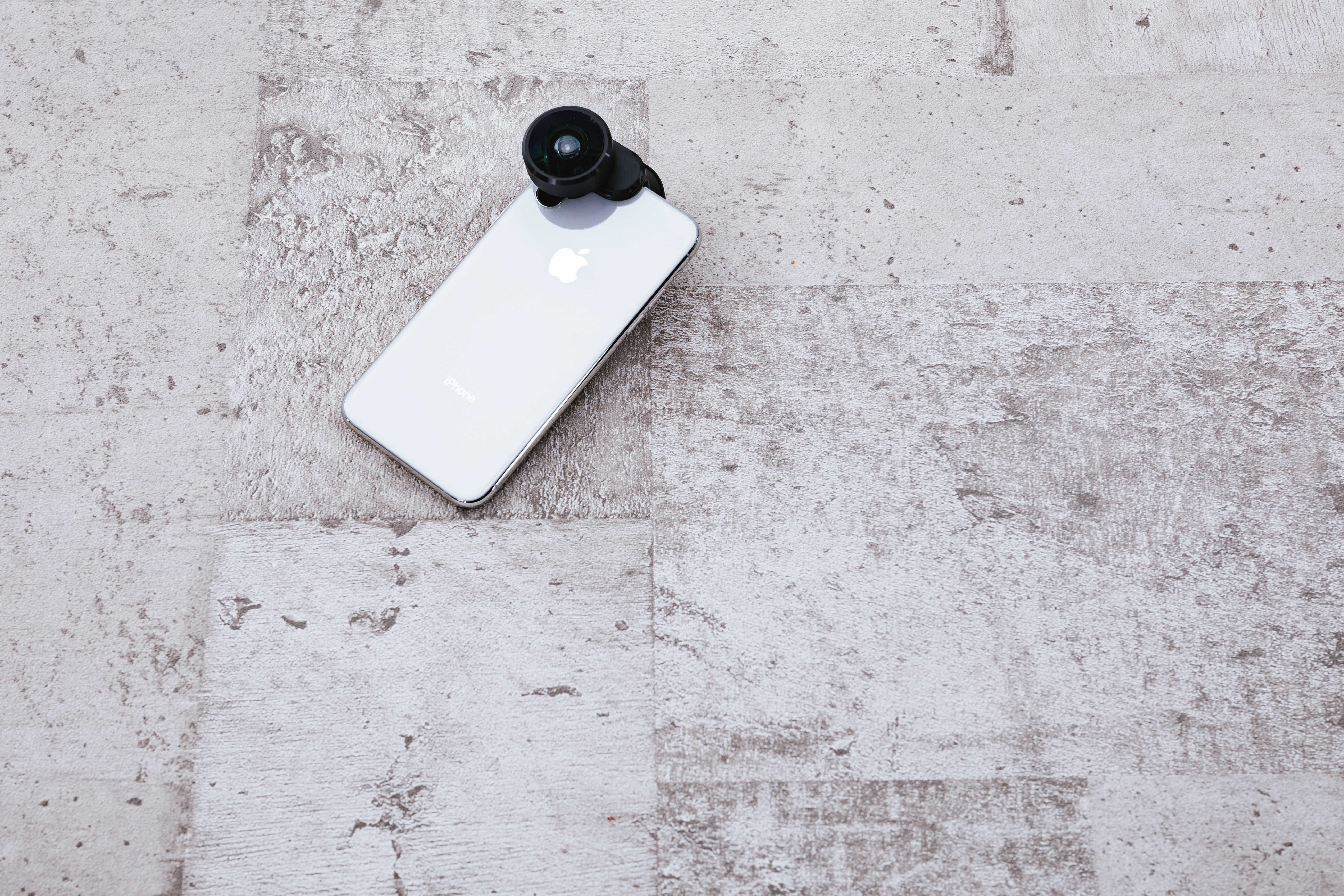 スマホに取り付けた360度カメラの写真 画像 を無料ダウンロード フリー素材のぱくたそ