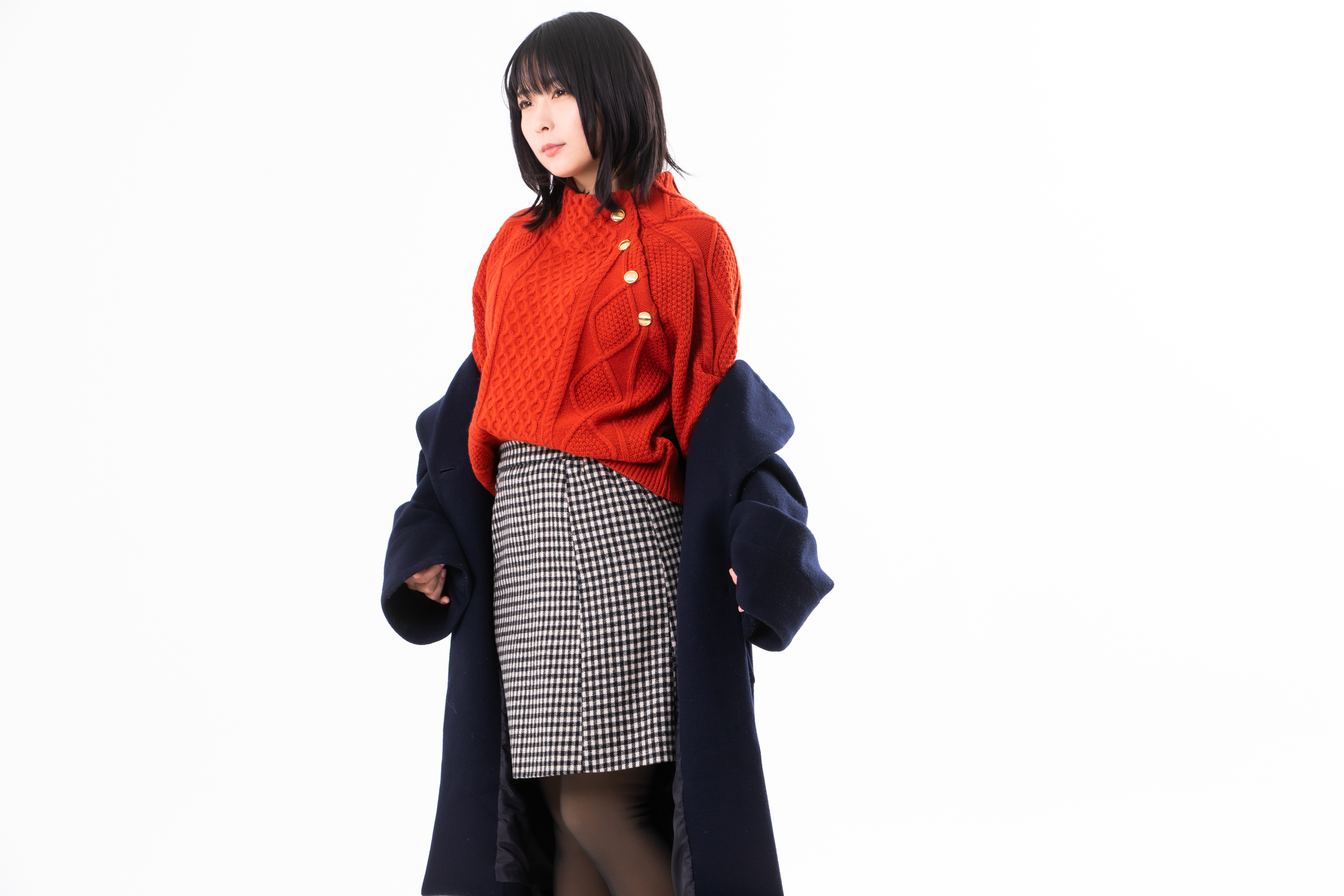 室内で上着を脱ぐ女性の写真 画像 を無料ダウンロード フリー素材のぱくたそ 室内で上着を脱ぐ女性の写真 画像 を無料ダウンロード フリー素材のぱくたそ