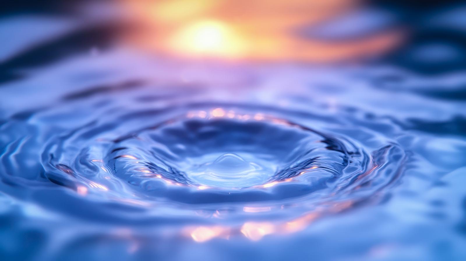 水面に落ちた雫が作り出す波紋の無料のAI画像素材 - ID.94061｜フリー素材 ぱくたそ