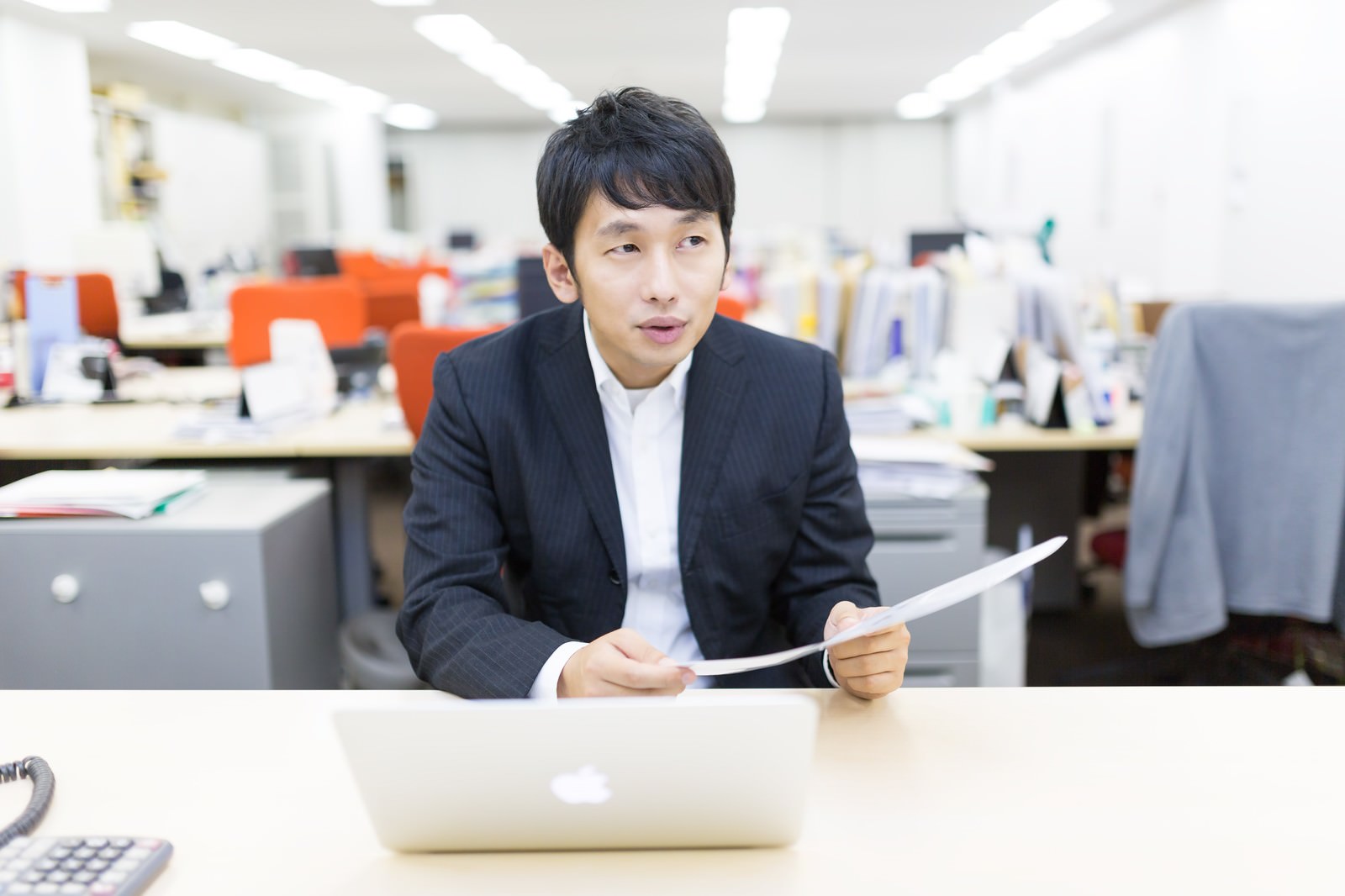 今日もミスをするミスターダメ社員の写真を無料ダウンロード フリー素材 ぱくたそ 今日もミスをするミスターダメ社員の写真を無料ダウンロード フリー素材 ぱくたそ