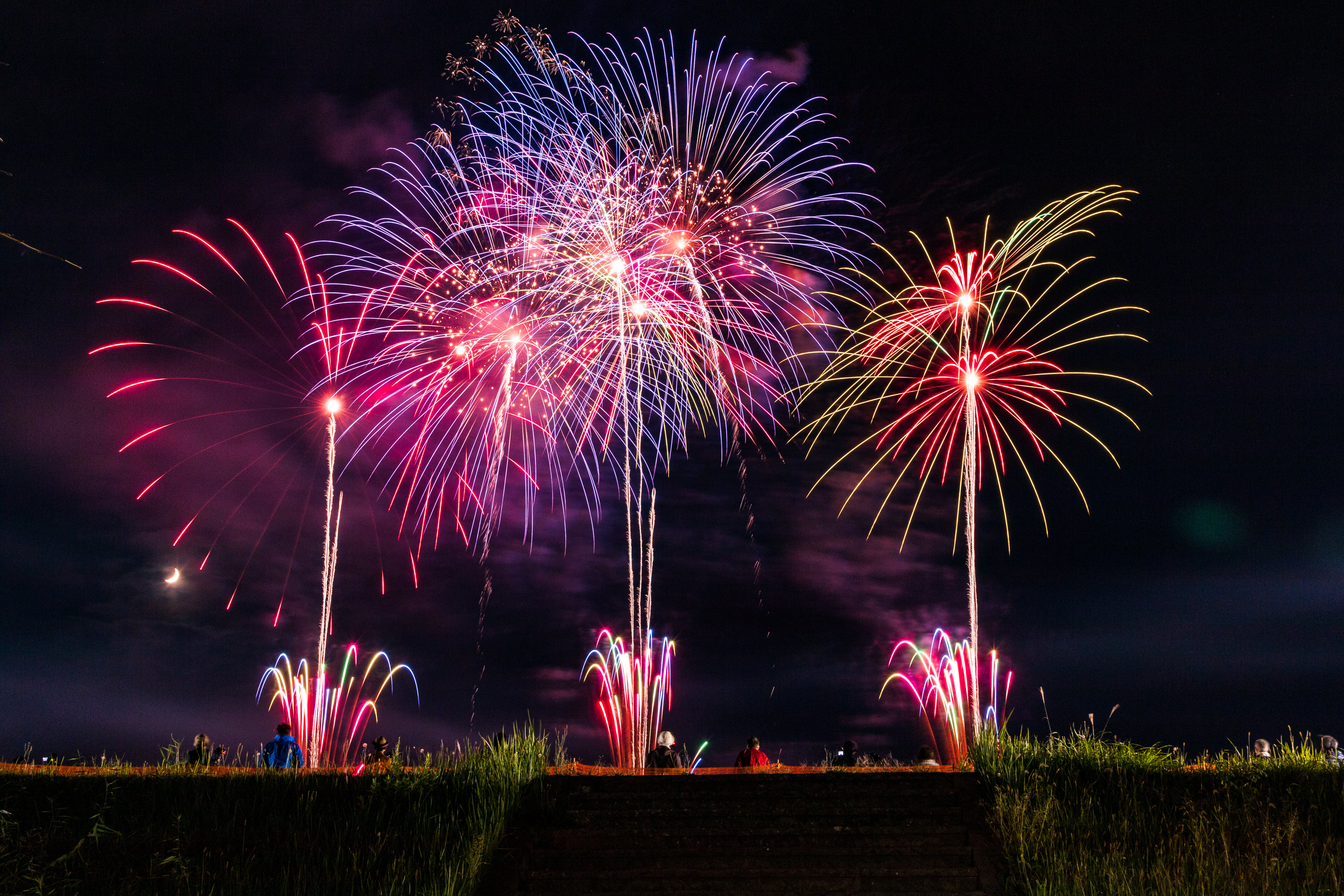 大曲の打ち上げ花火 秋田県大仙市 の写真素材 ぱくたそ