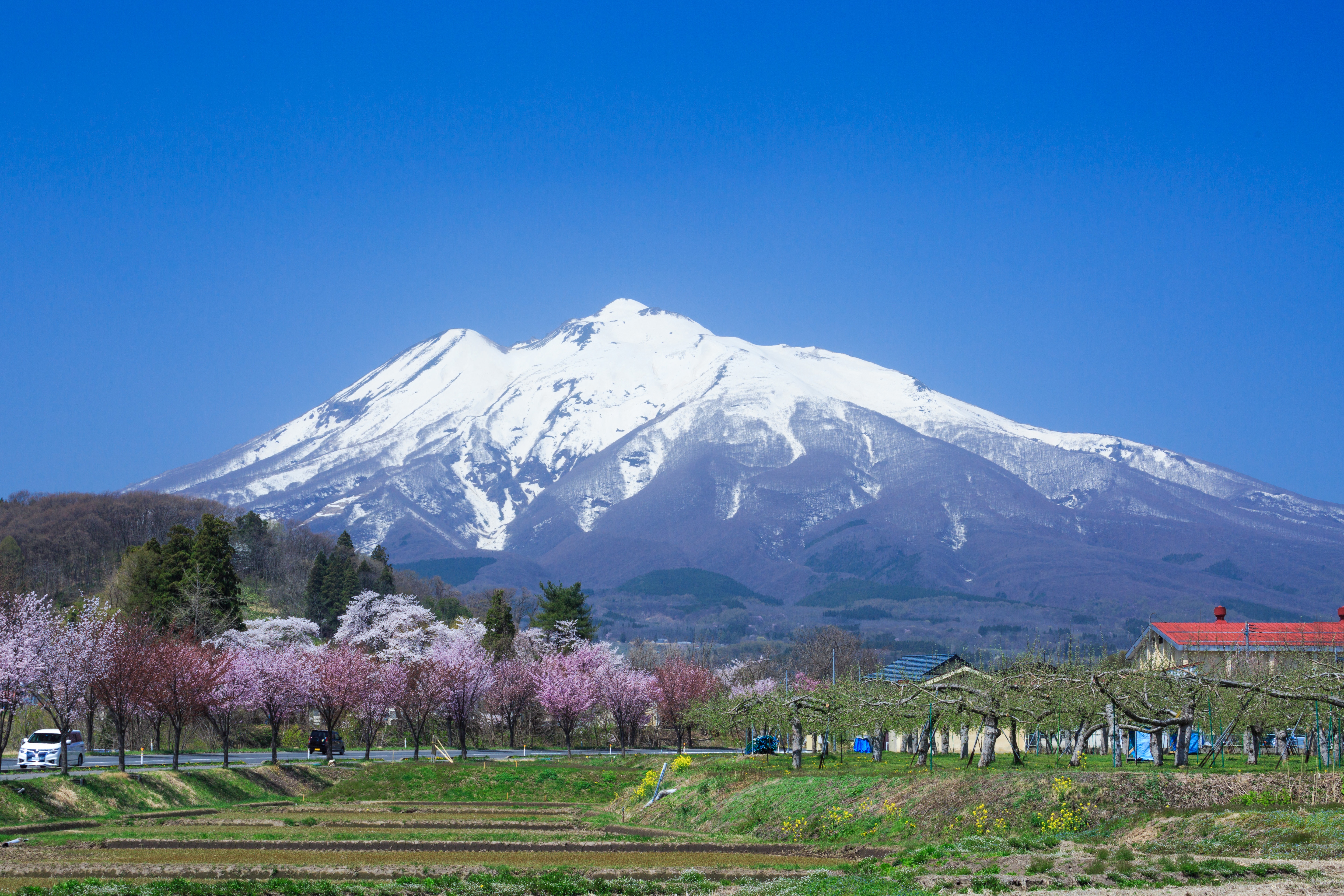 岩木山のある風景の写真 画像 を無料ダウンロード フリー素材のぱくたそ