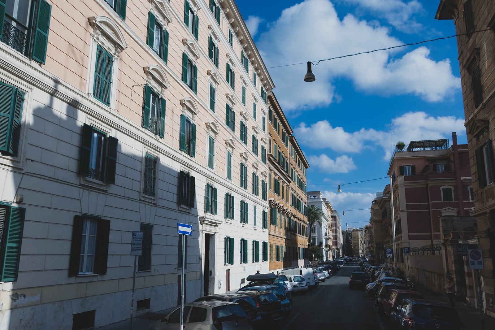 イタリアのマンション街の無料の写真素材 フリー素材 をダウンロード ぱくたそ