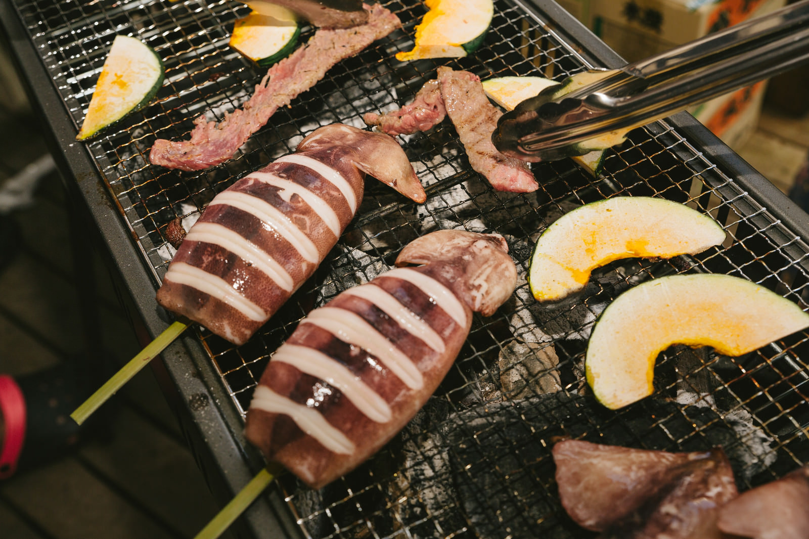 バーベキューでイカ焼きの写真素材 ぱくたそ