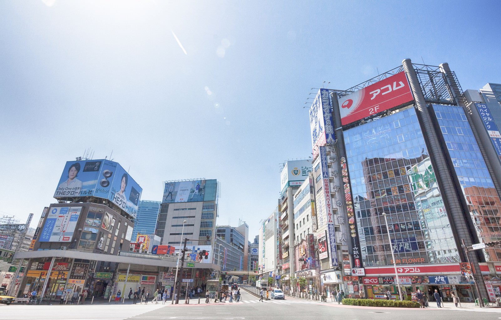 「新宿駅前（青梅街道沿い）新宿駅前（青梅街道沿い）」のフリー写真素材