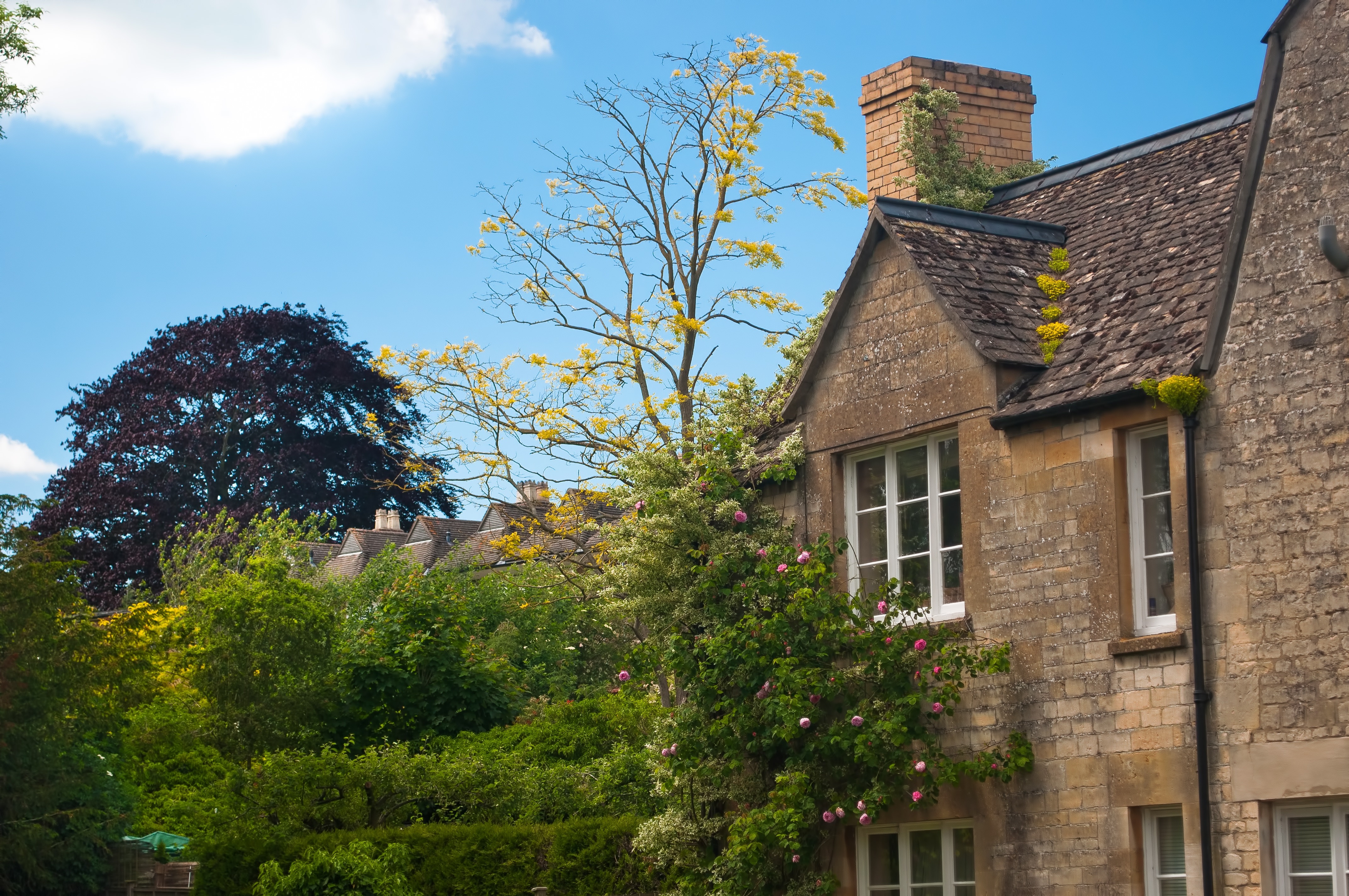 ウィンチクームのレンガの家の写真を無料ダウンロード フリー素材 ぱくたそ