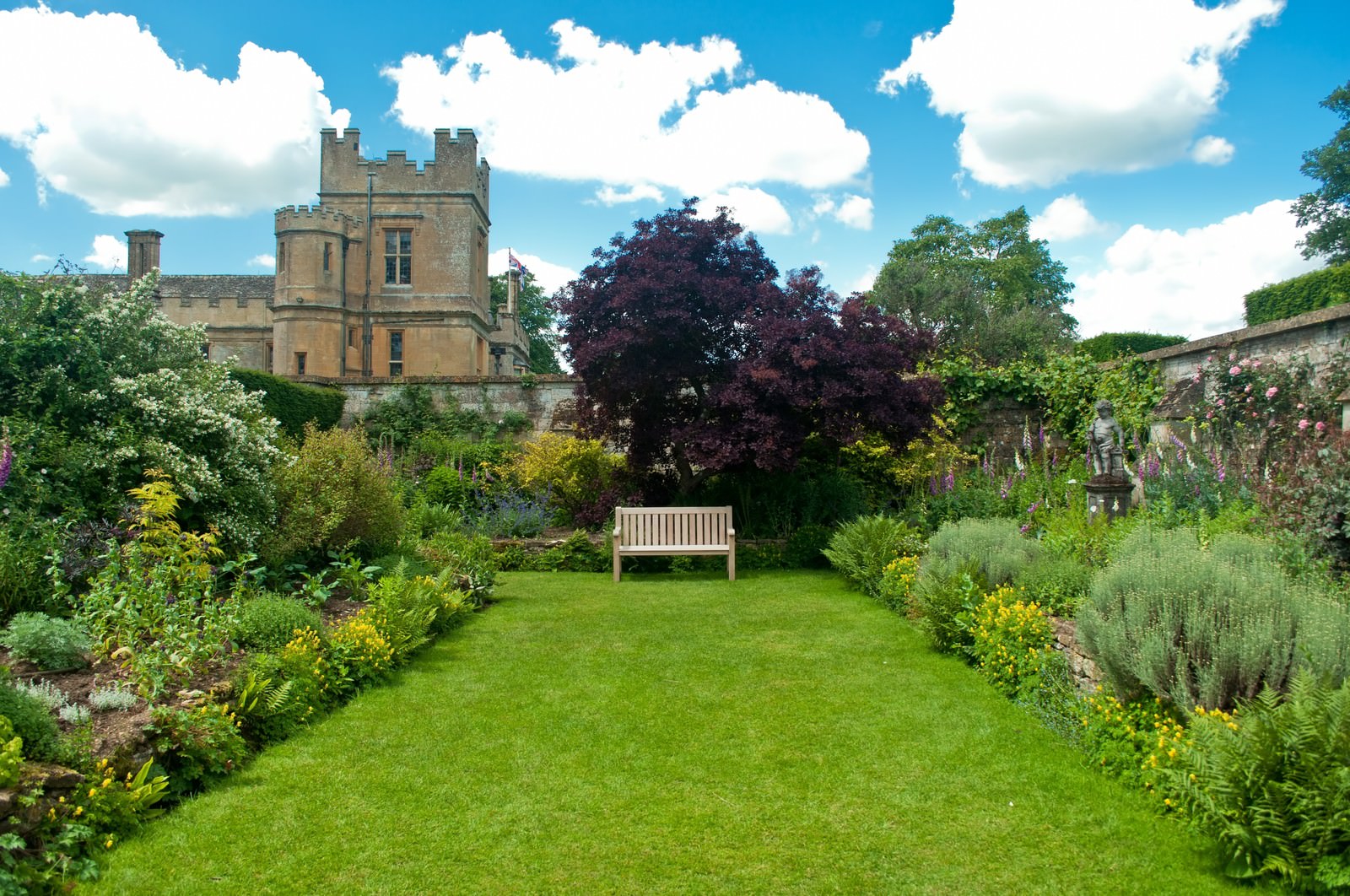 「スードリー城の庭園」の写真