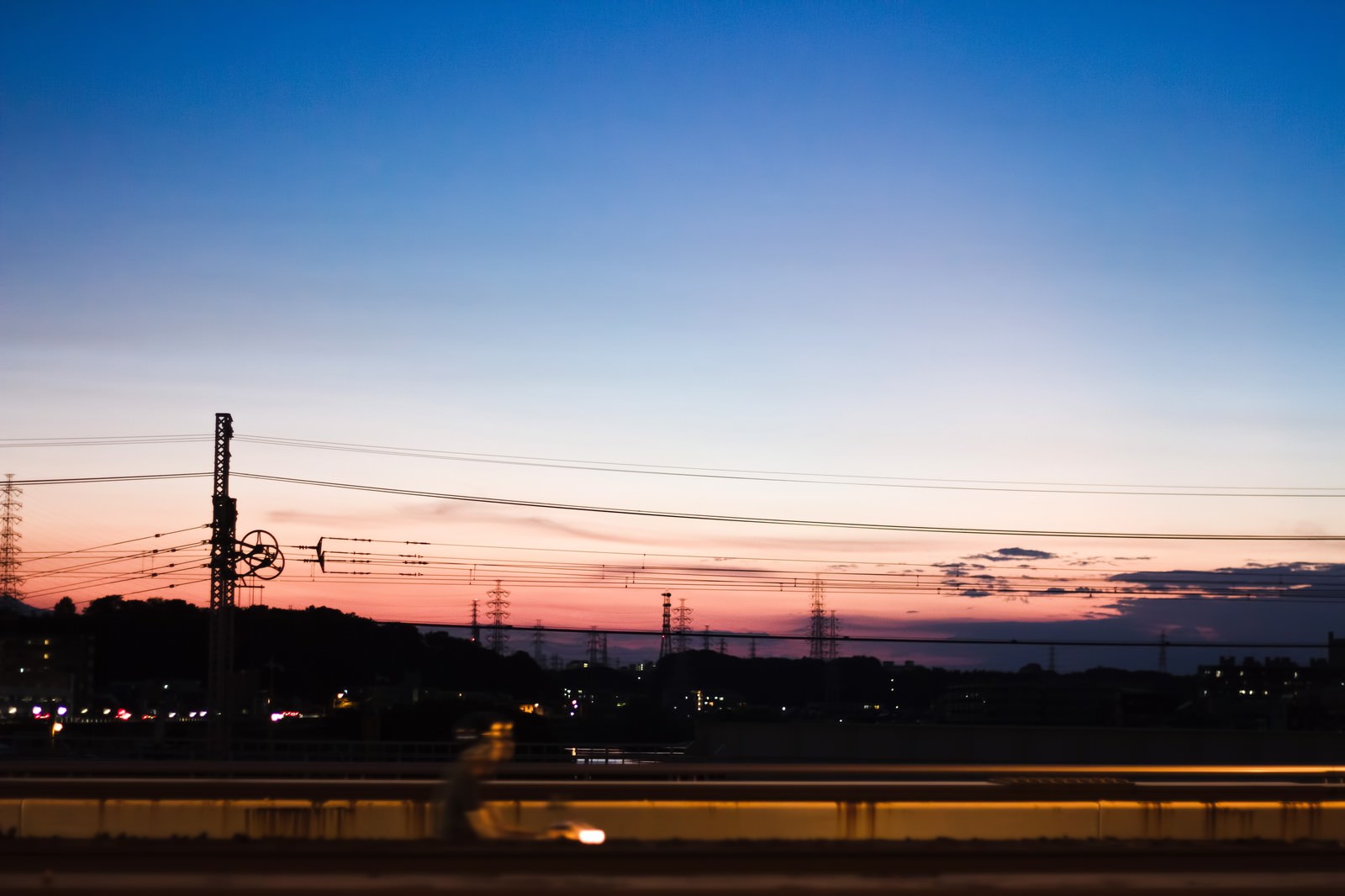 夕暮れ空の写真 フリー素材は ぱくたそ 写真を無料ダウンロード