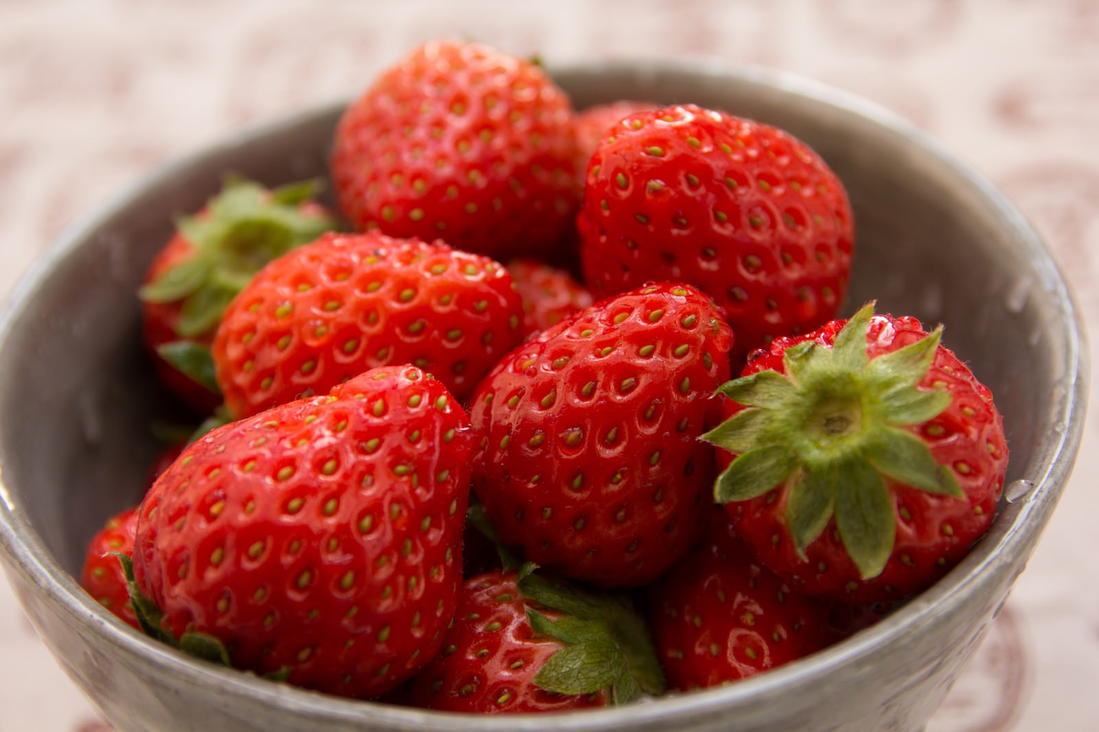 お椀に入ったイチゴの無料の写真素材 フリー素材 をダウンロード ぱくたそ