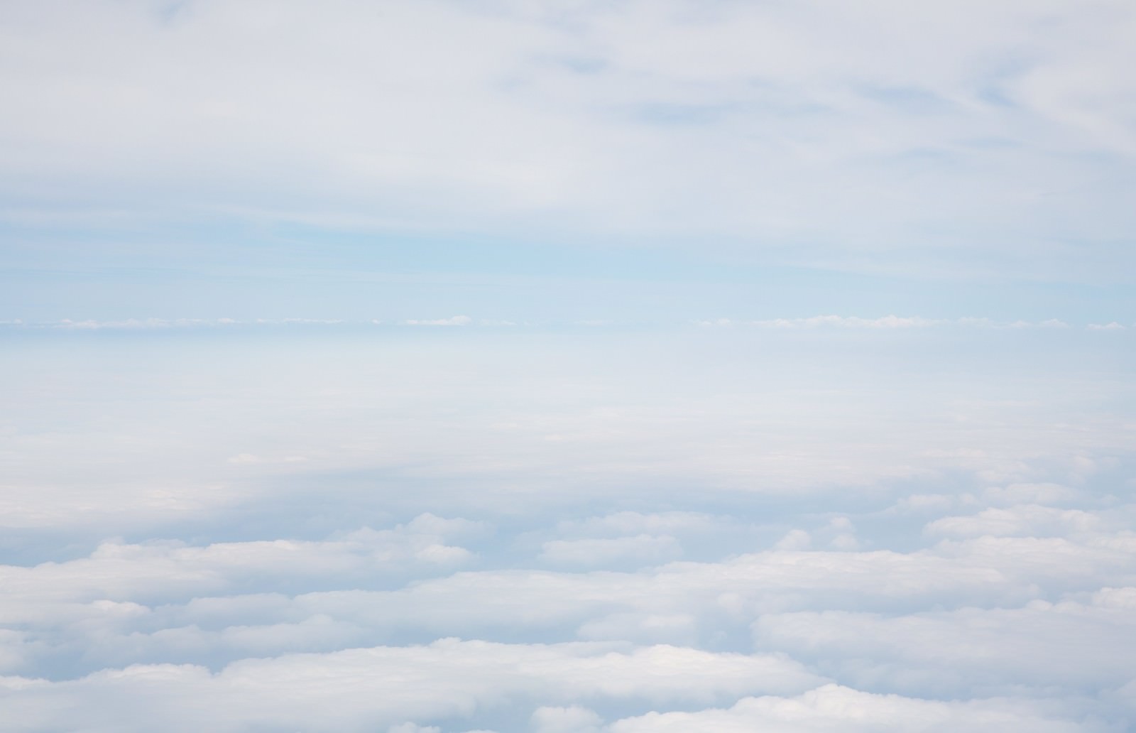 雲を抜けて上空の写真を無料ダウンロード フリー素材 ぱくたそ 雲を抜けて上空の写真を無料ダウンロード フリー素材 ぱくたそ