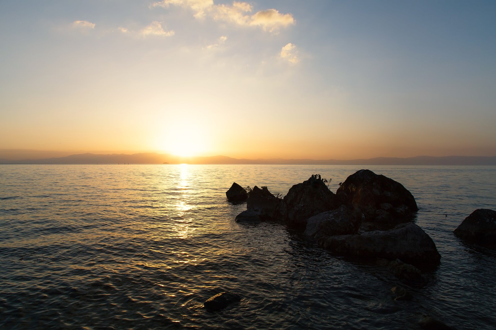 ãçµç¶æ¹ã¨å¤æ¥ã