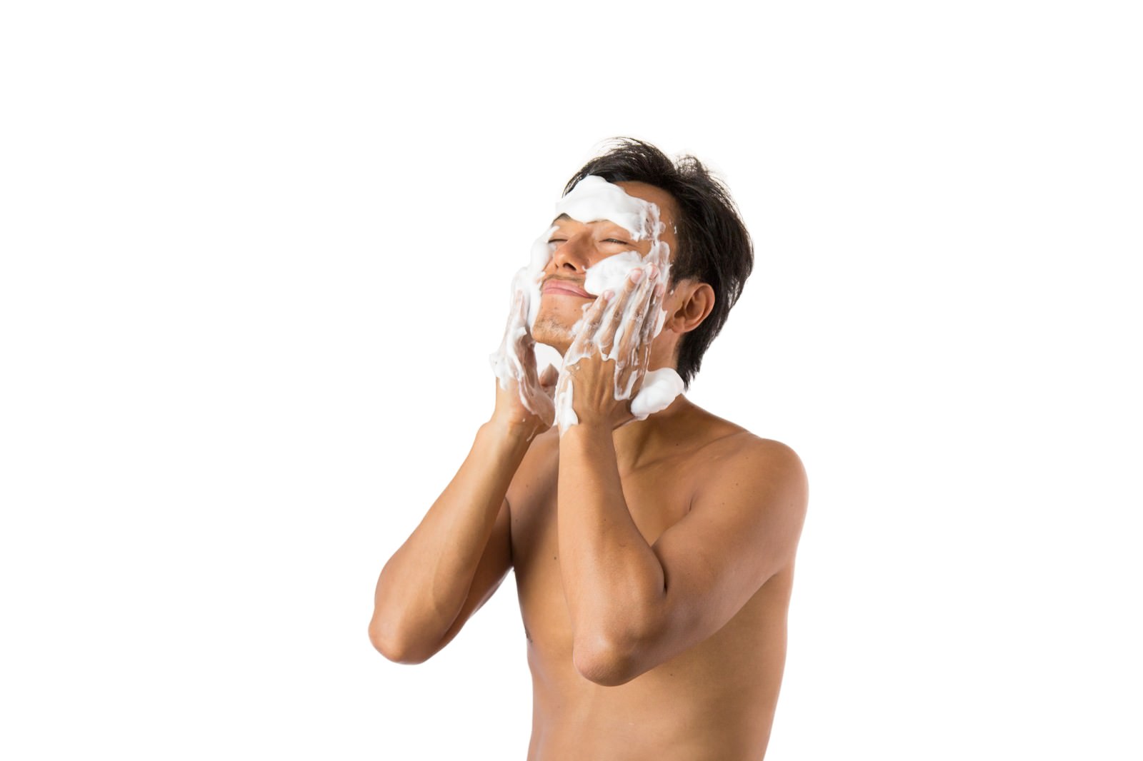 「メンズ用泡洗顔でスッキリ男性」の写真［モデル：藤沢篤］