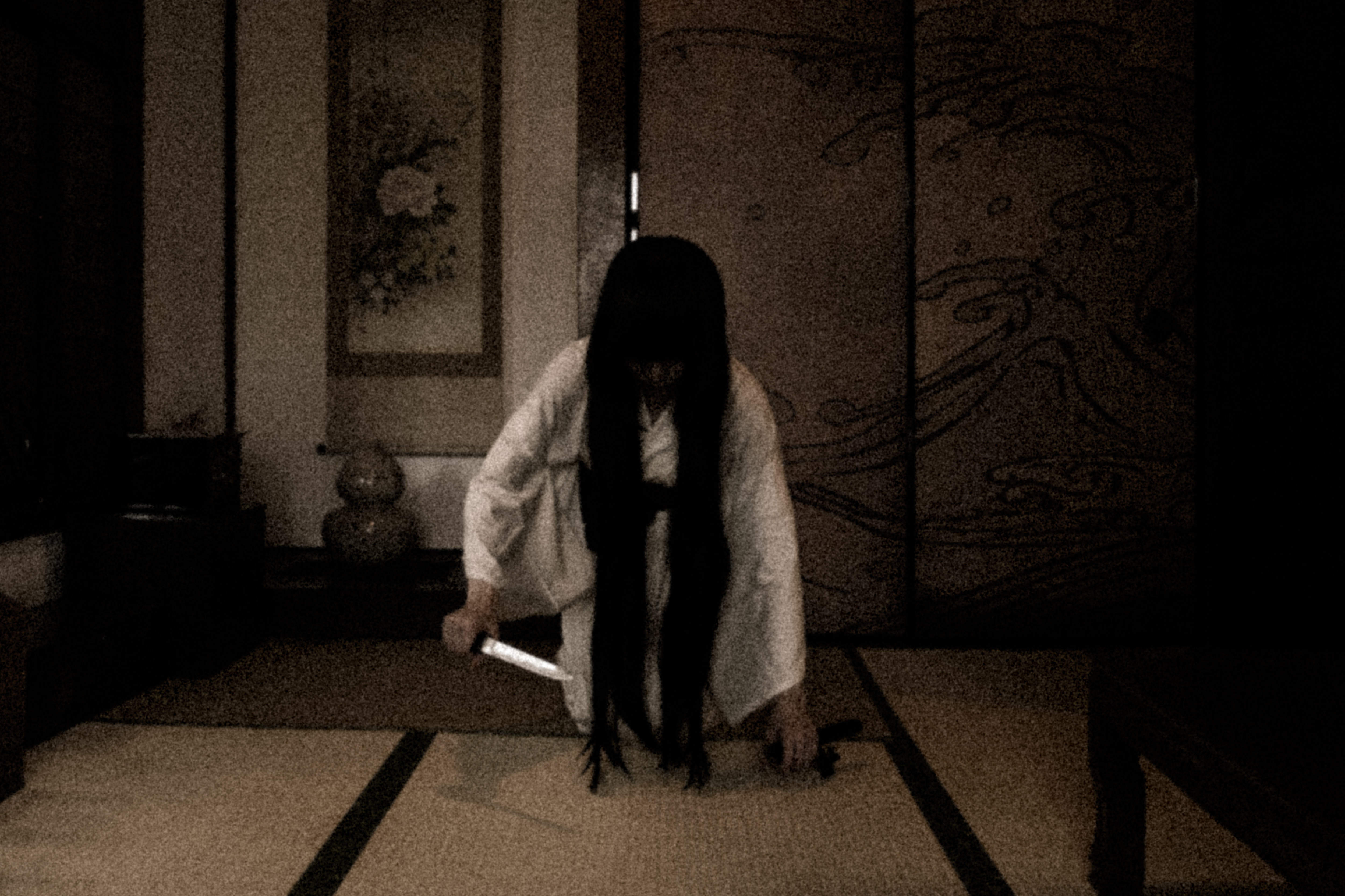 刃物を持った幽霊が現れたの写真を無料ダウンロード フリー素材 ぱくたそ 刃物を持った幽霊が現れたの写真を無料ダウンロード フリー素材 ぱくたそ