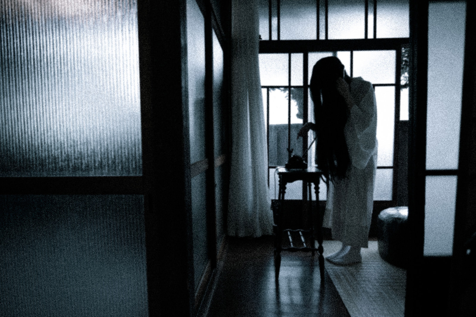 呪いの電話をかけるの写真 画像 を無料ダウンロード フリー素材のぱくたそ 呪いの電話をかけるの写真 画像 を無料ダウンロード フリー素材のぱくたそ
