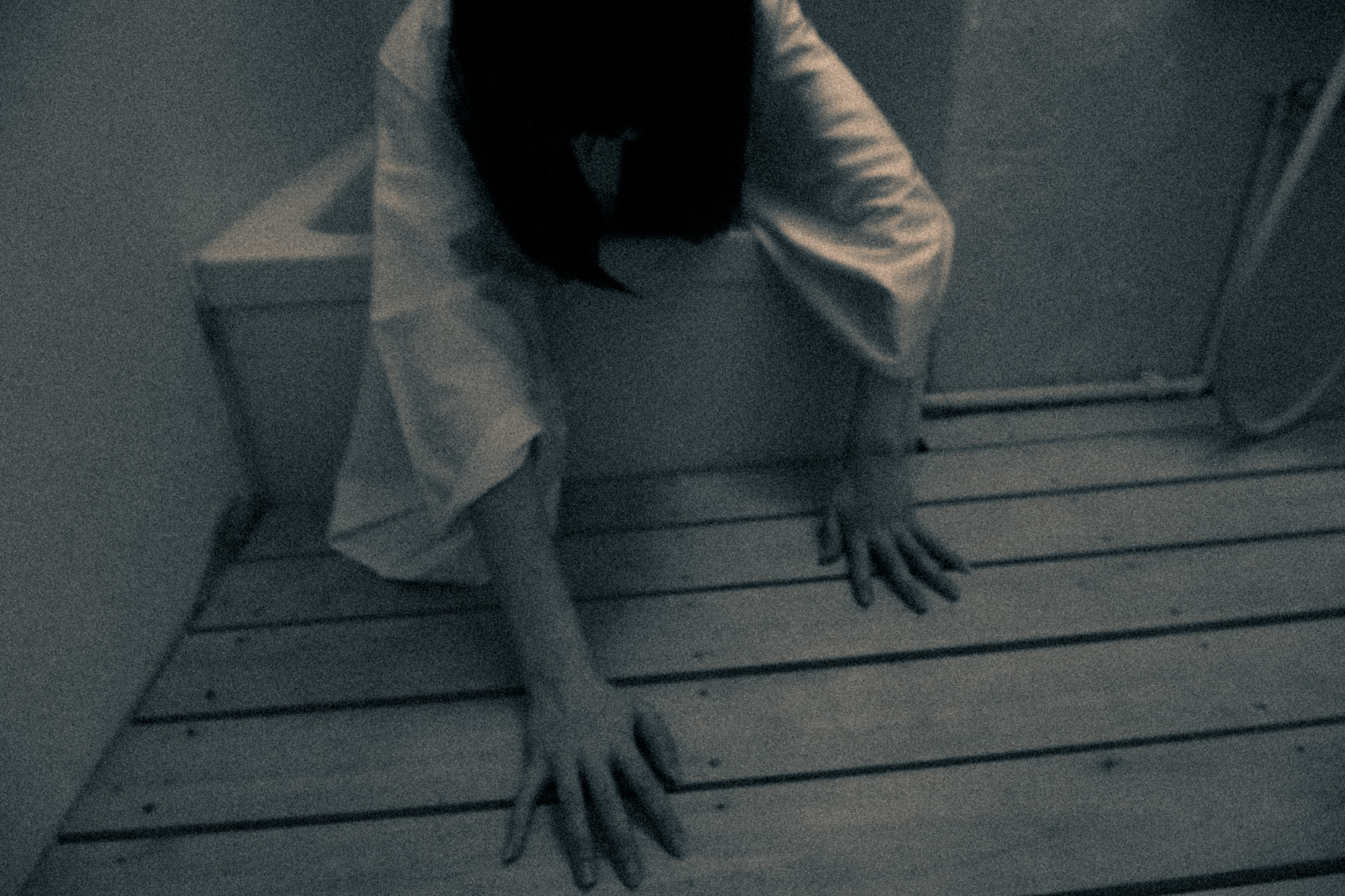 お風呂場から這いずり出る様子の写真を無料ダウンロード フリー素材 ぱくたそ お風呂場から這いずり出る様子の写真を無料ダウンロード フリー素材 ぱくたそ