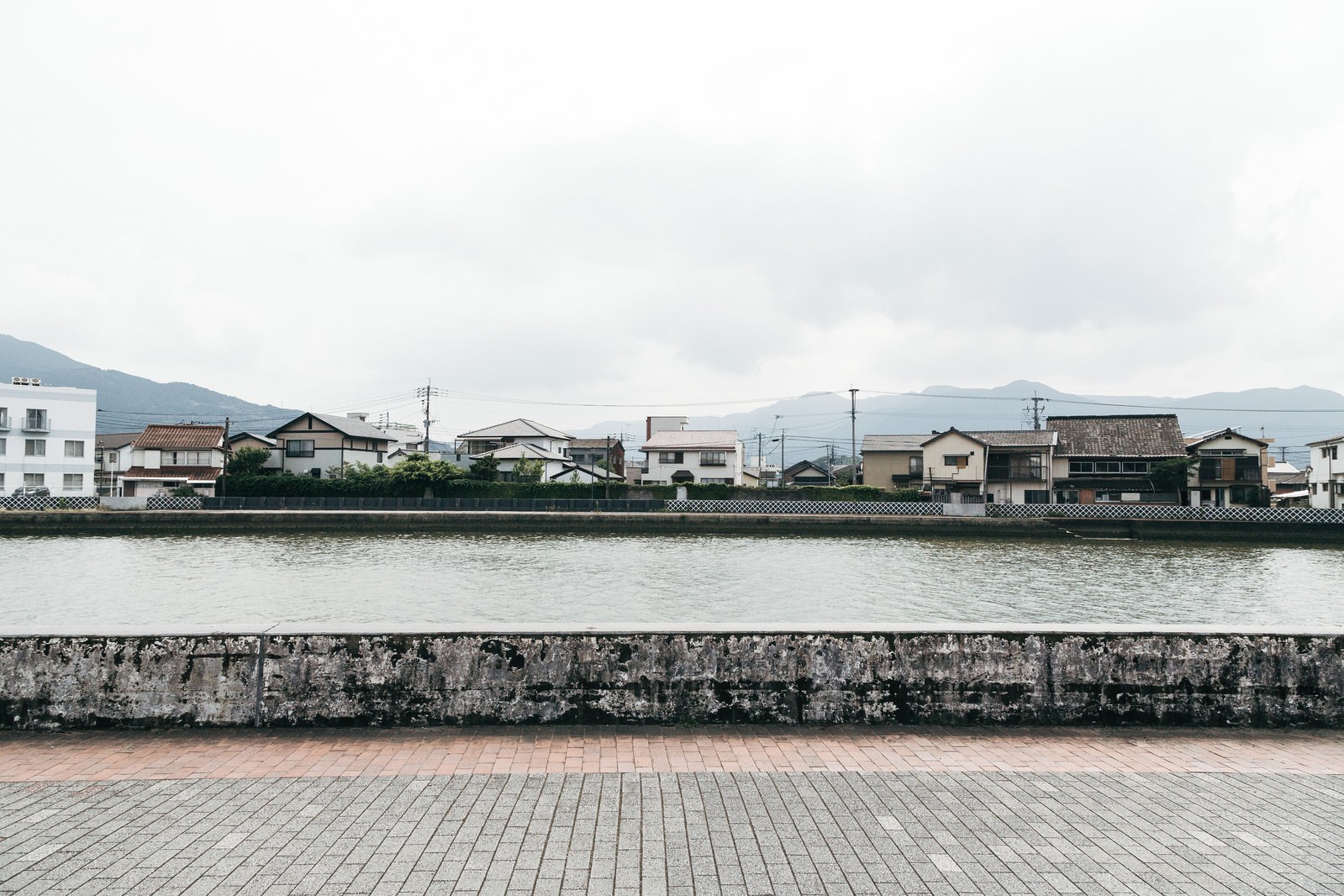 伊万里川と対岸の住宅街 無料の写真素材はフリー素材のぱくたそ 伊万里川と対岸の住宅街 無料の写真素材はフリー素材のぱくたそ