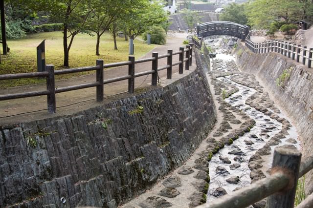 「佐賀県伊万里市の大川内山の側を流れる伊万里川」のフリー写真素材