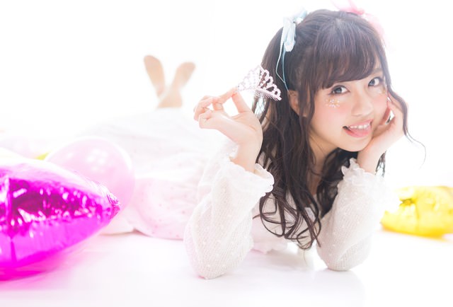 「フリー素材アイドルの河村友歌だよ!」のフリー写真素材