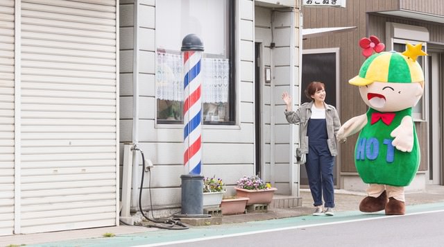 看板娘とゆるキャラのデート風景