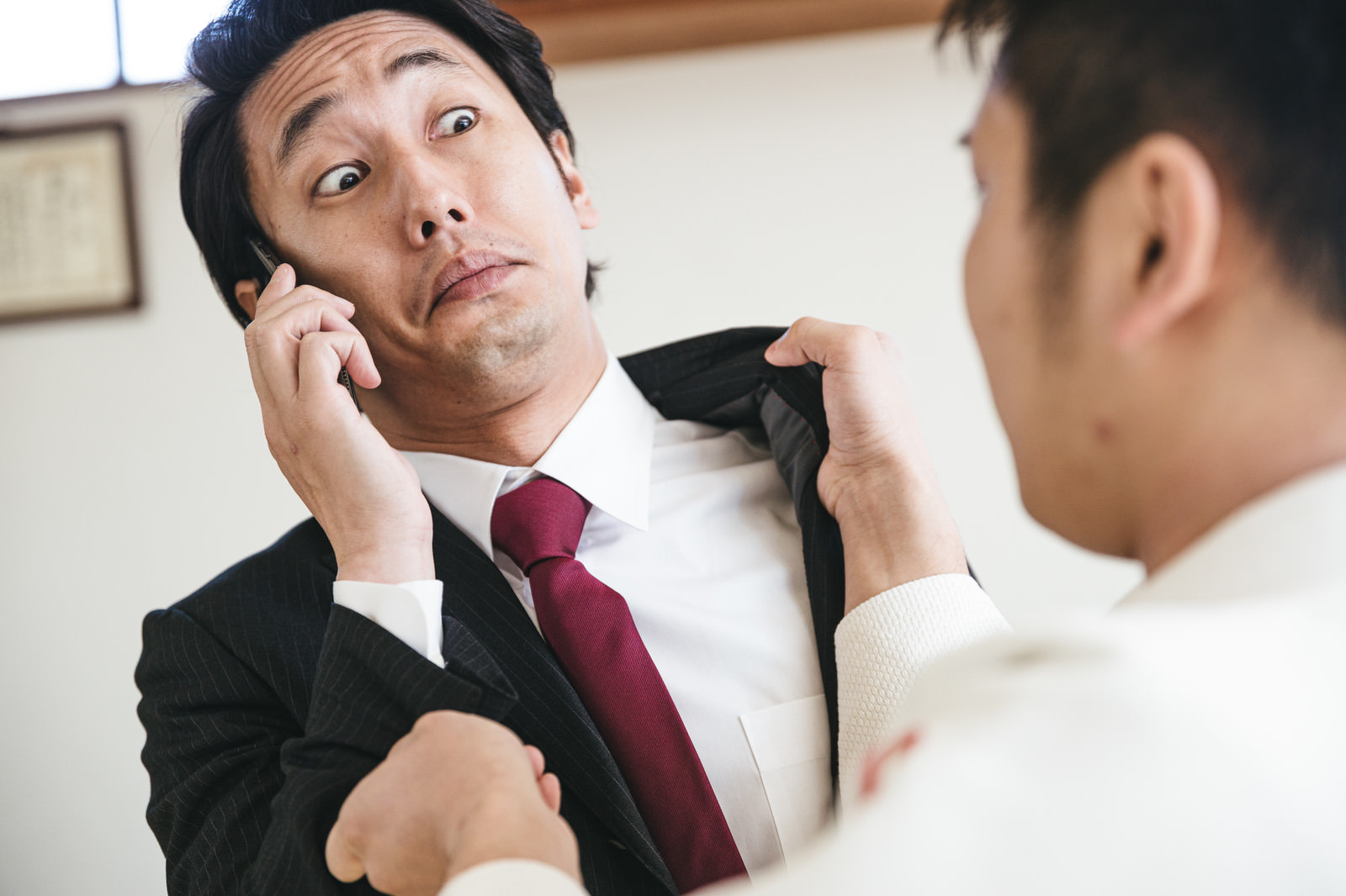 「もしもし？私いま襲われてます」の写真［モデル：大川竜弥］