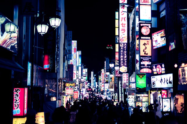 人であふれる歌舞伎町の街の写真を無料ダウンロード フリー素材 ぱくたそ 人であふれる歌舞伎町の街の写真を無料ダウンロード フリー素材 ぱくたそ