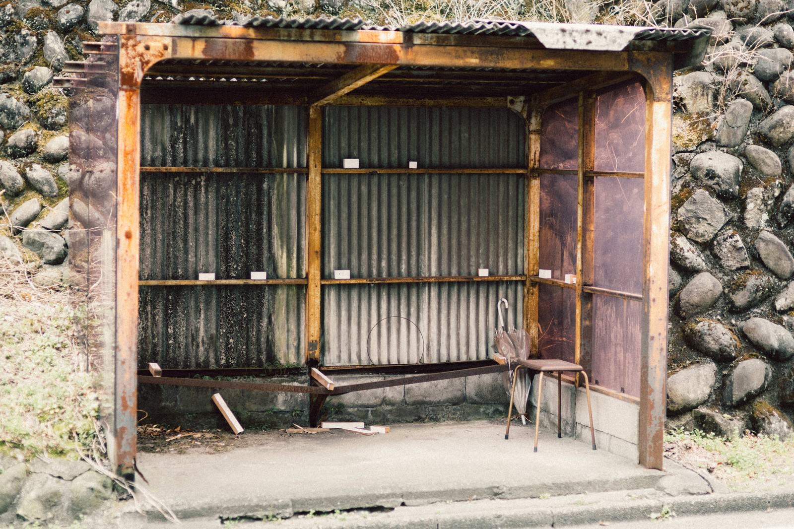 トタン造りの停留所の無料の写真素材 フリー素材 をダウンロード ぱくたそ トタン造りの停留所の無料の写真素材 フリー素材 をダウンロード ぱくたそ