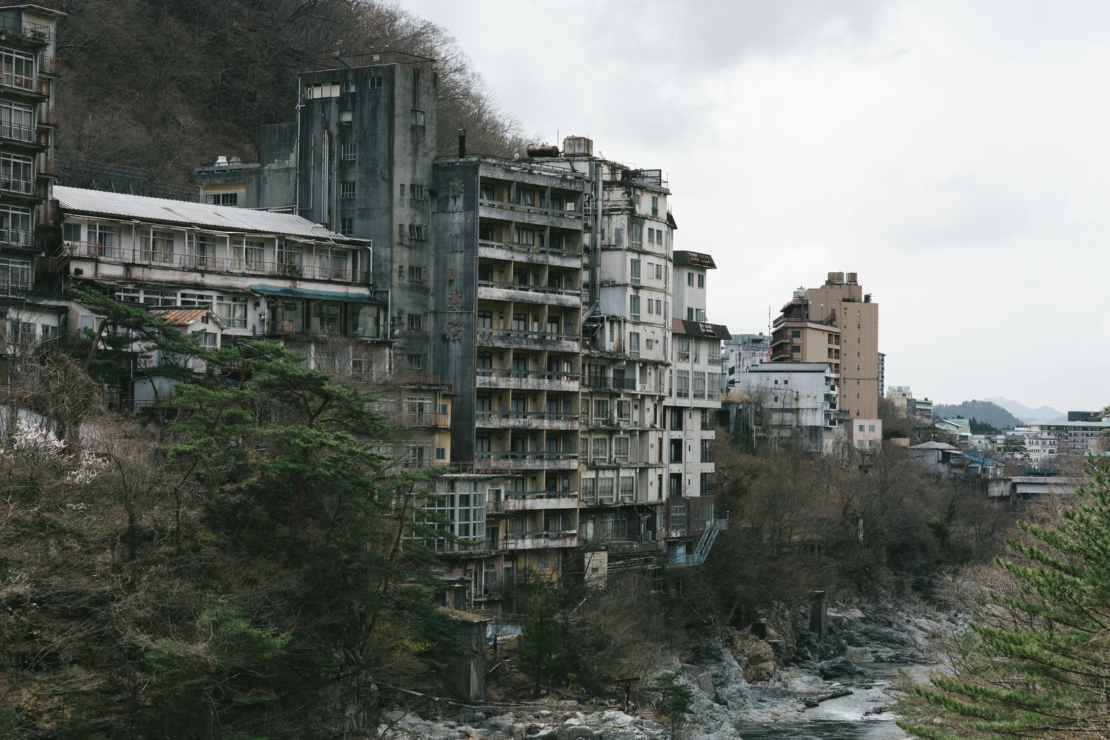 鬼怒川の廃ホテルの写真素材 ぱくたそ