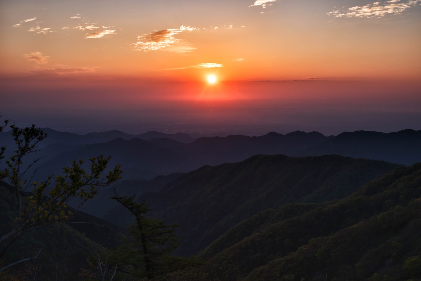 関東平野から昇る朝日の写真素材 ぱくたそ