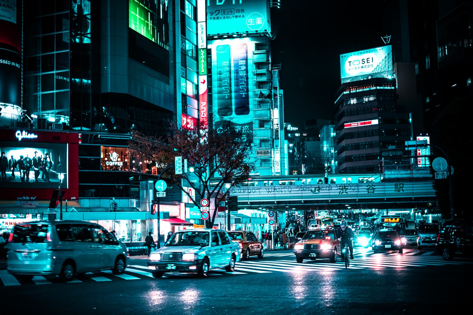 渋谷駅前の車のフリー素材