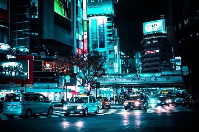「渋谷駅前の車」のフリー写真素材