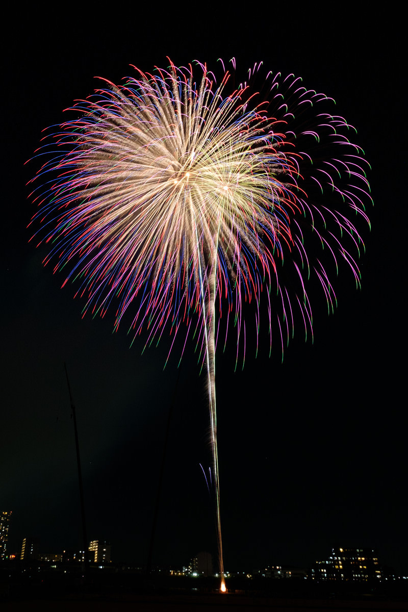 夏の打上花火のフリー素材 ぱくたそ