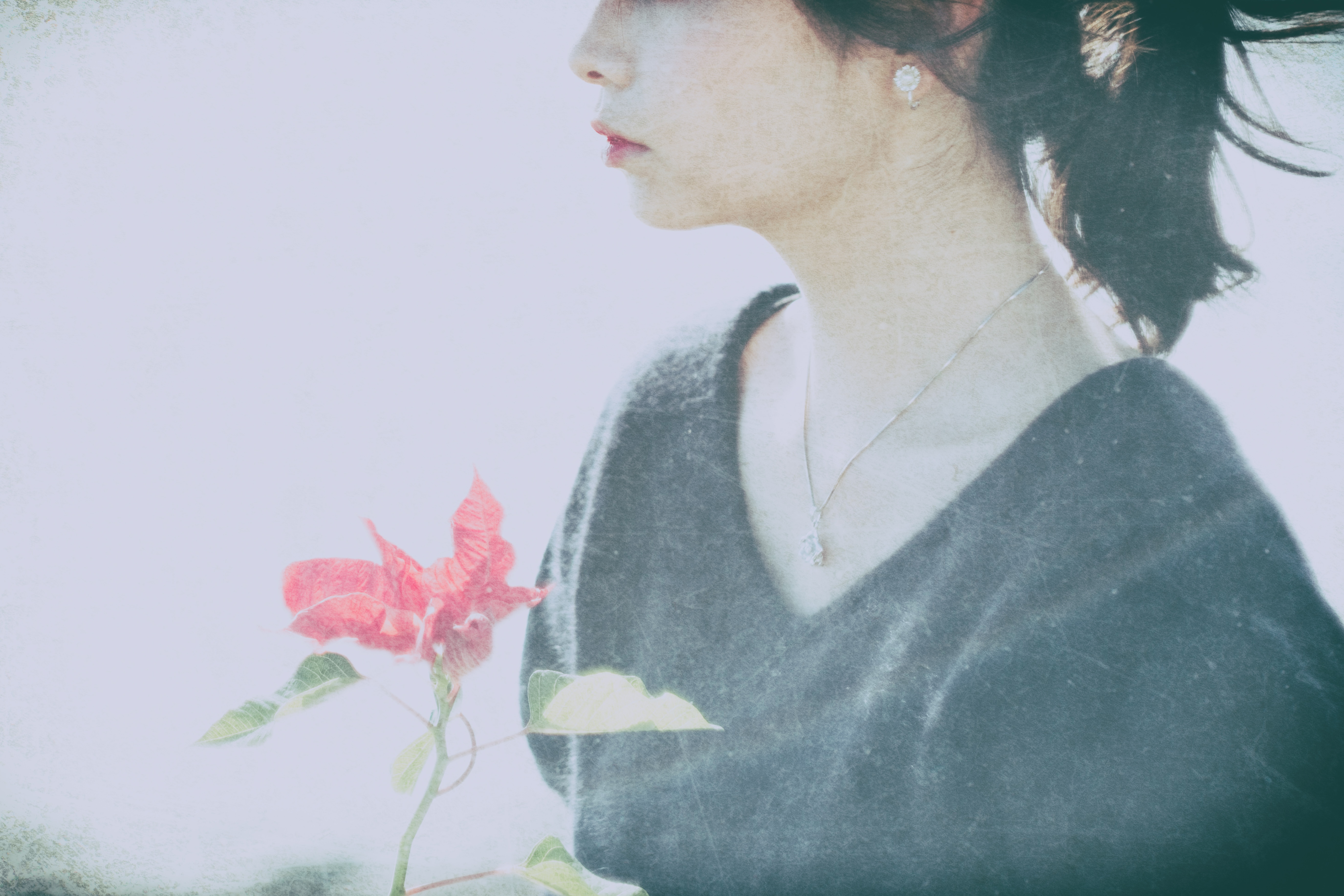 センチメンタルな気分 女性 の写真 画像 を無料ダウンロード フリー素材のぱくたそ センチメンタルな気分 女性 の写真 画像 を無料ダウンロード フリー素材のぱくたそ
