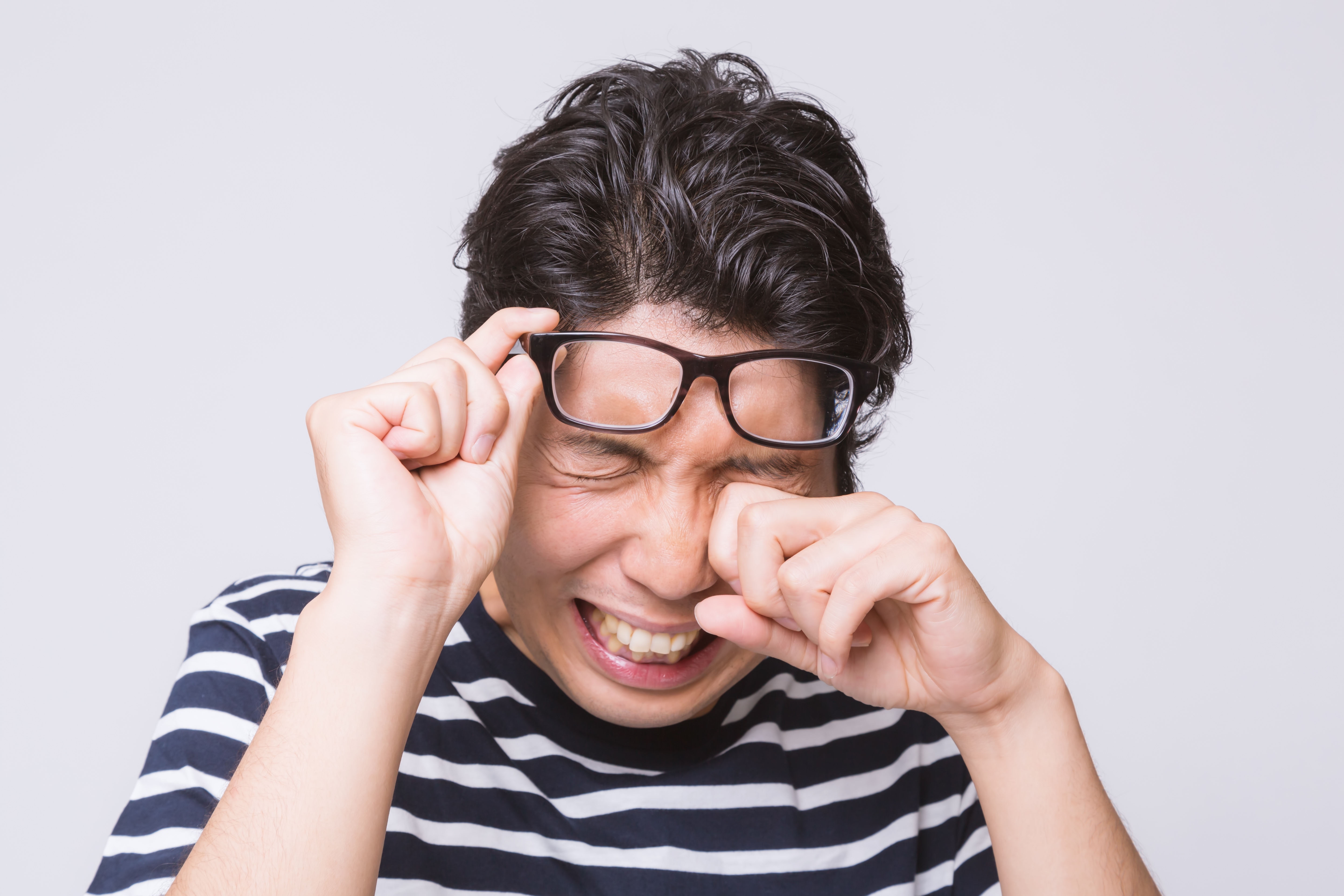 パソコンやりすぎて目から汗がの写真素材 ぱくたそ