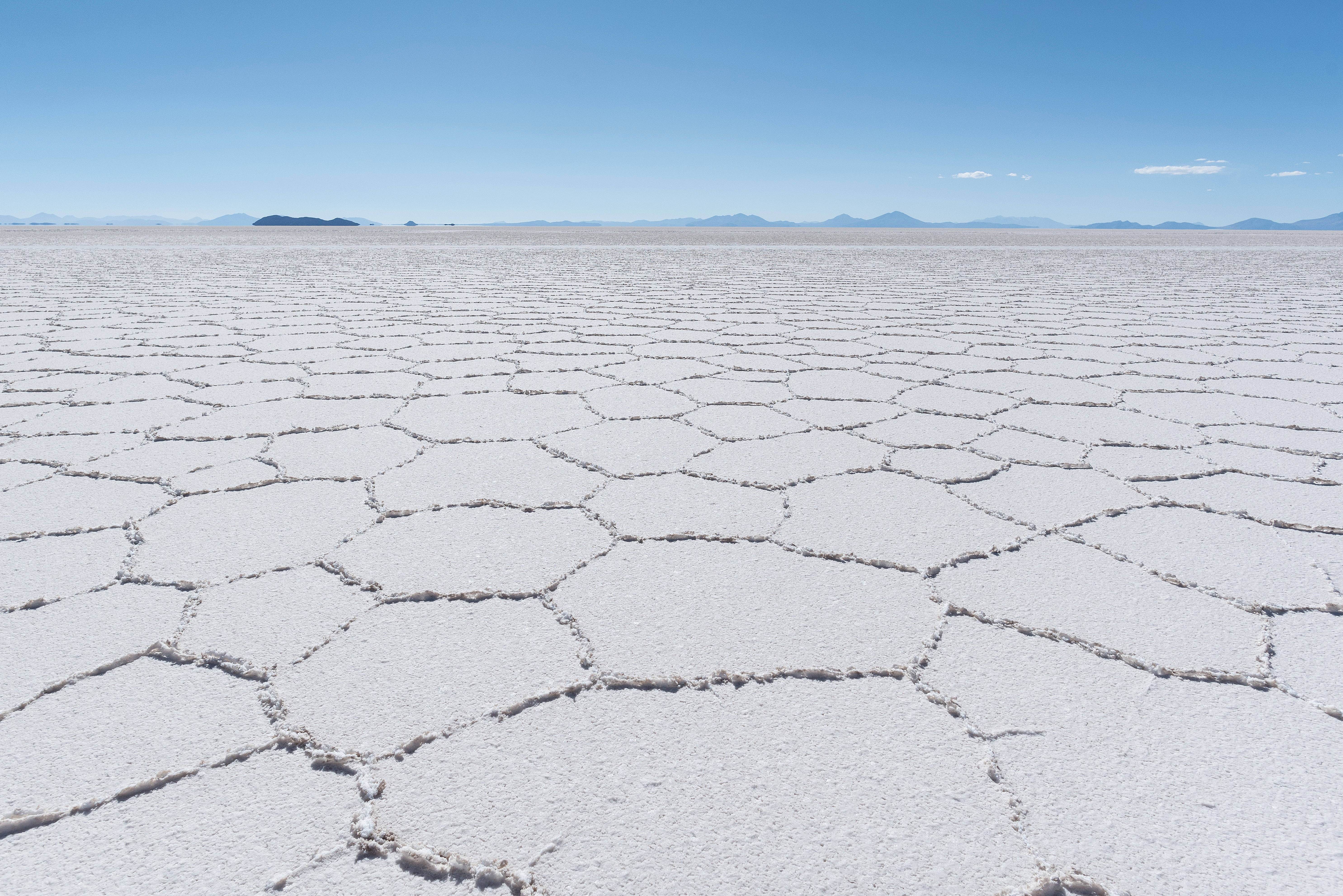 乾季のウユニ塩湖の写真 画像 フリー素材 ぱくたそ