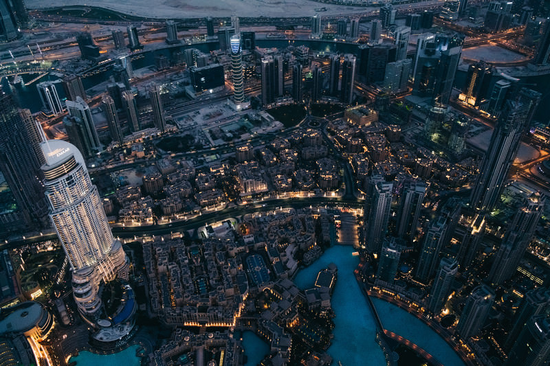 超高層階から俯瞰したドバイの夜景の写真を無料ダウンロード フリー素材 ぱくたそ