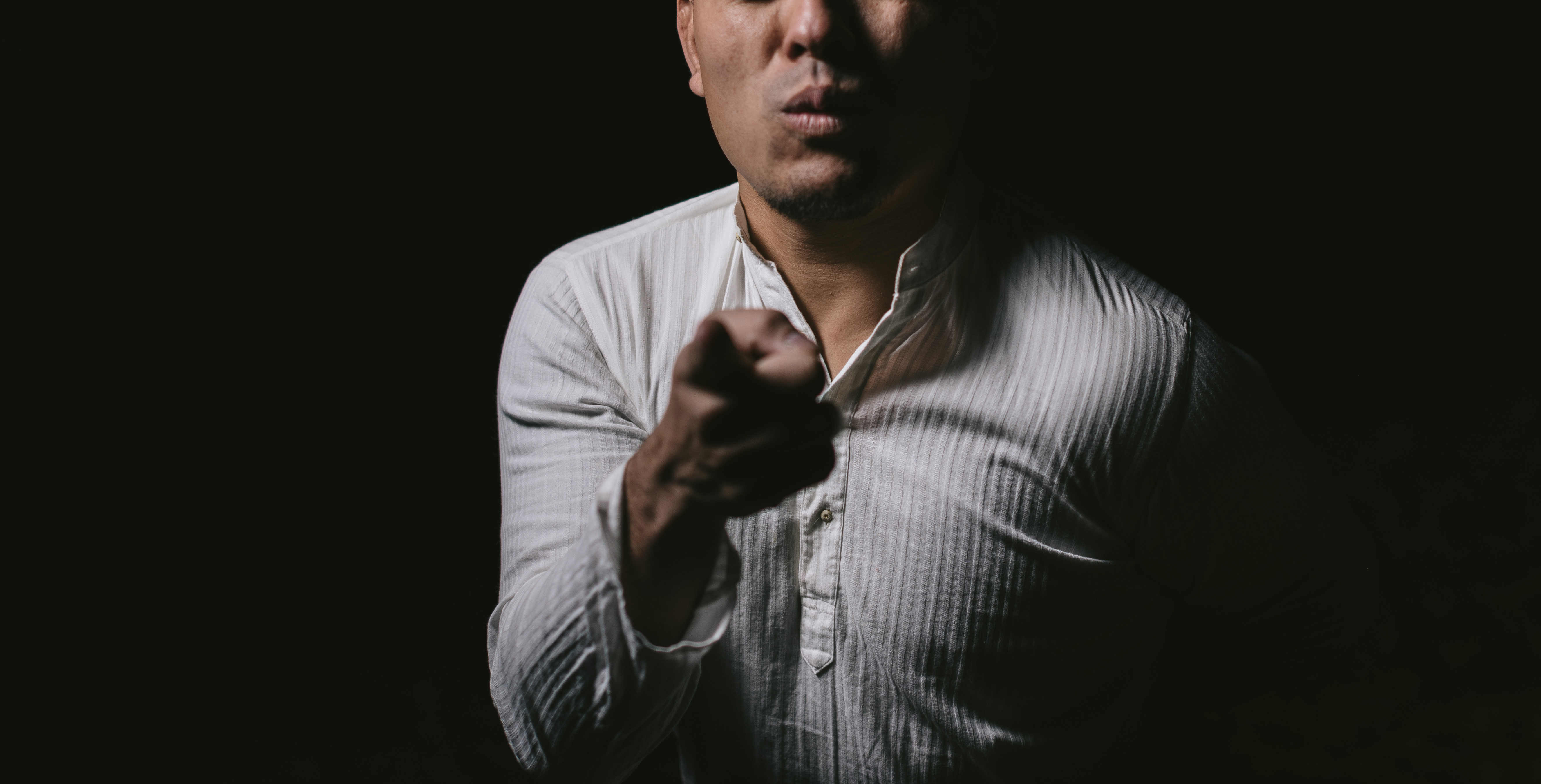 悲痛な叫びのフリー素材 ぱくたそ