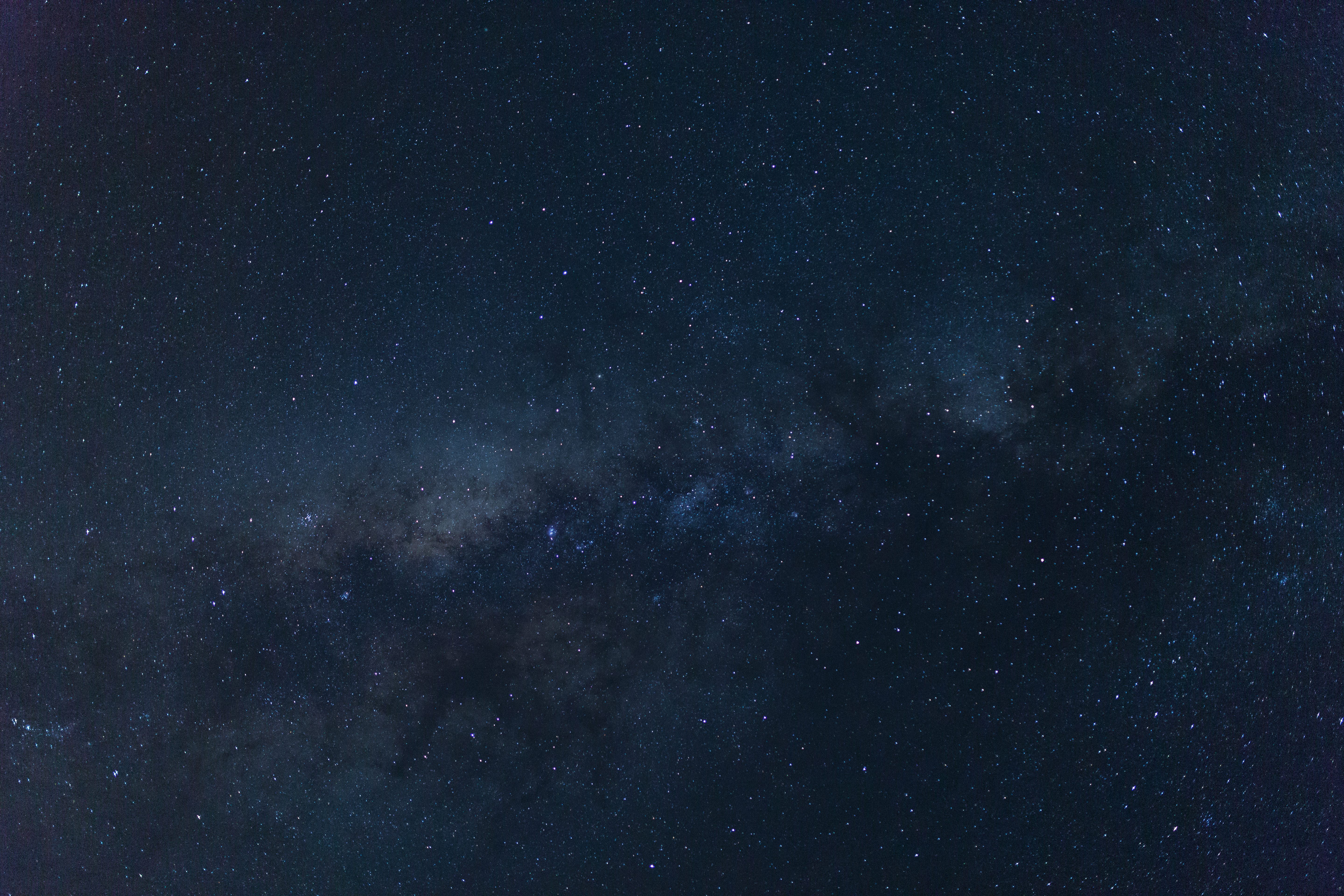 手を伸ばせばつかめそうな宮古島の星空 天の川 のフリー素材 ぱくたそ