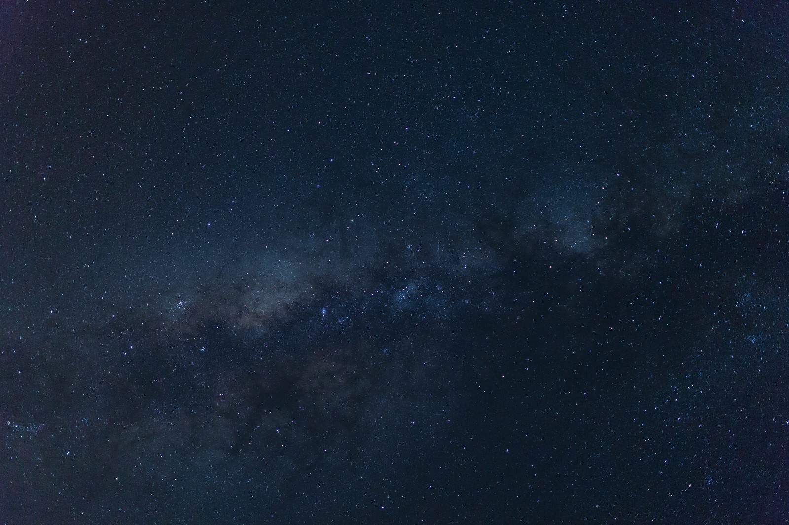 手を伸ばせばつかめそうな宮古島の星空 天の川 の写真を無料ダウンロード フリー素材 ぱくたそ